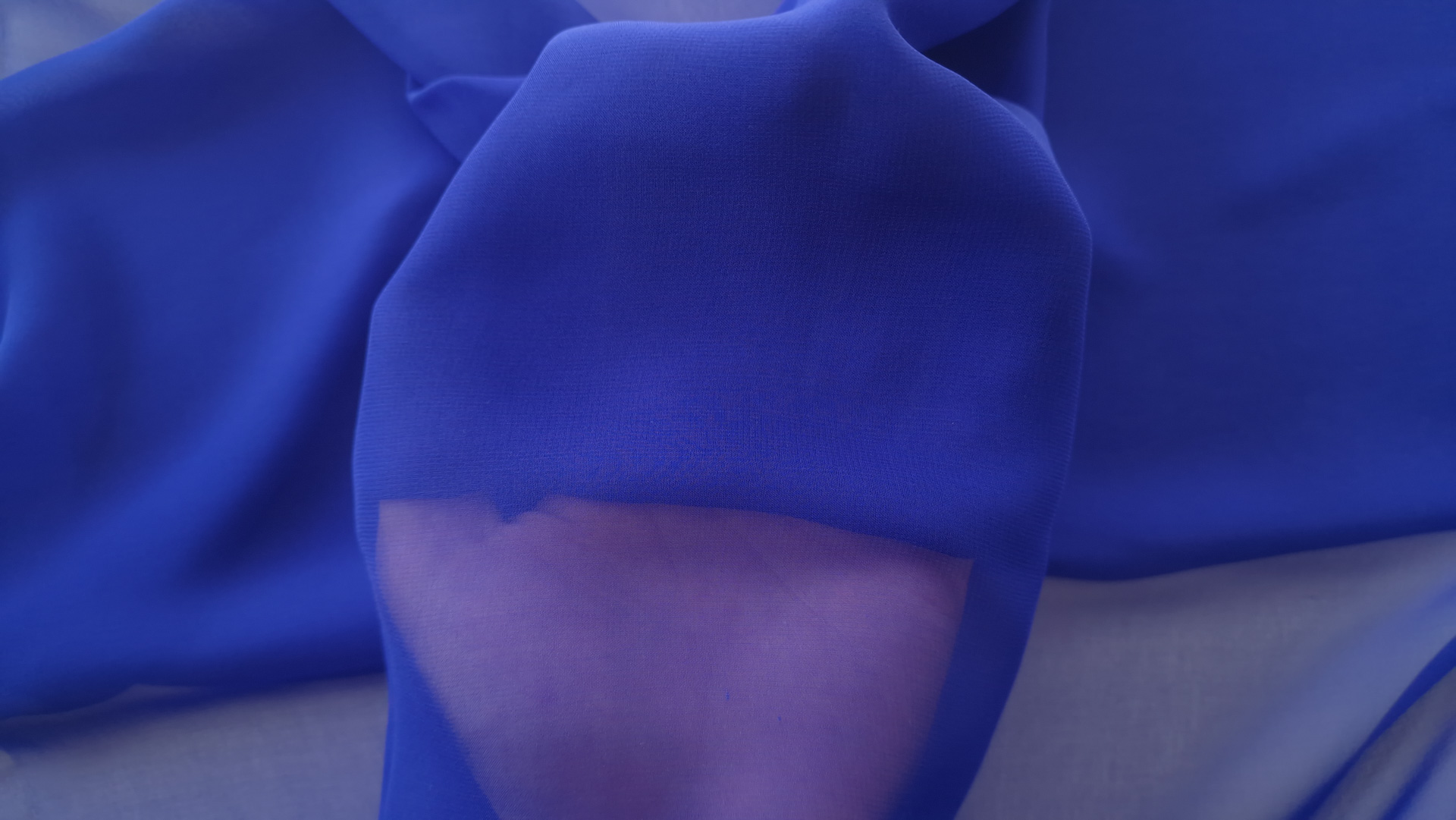 Voal Georgette din matase naturala albastru - imagine 3