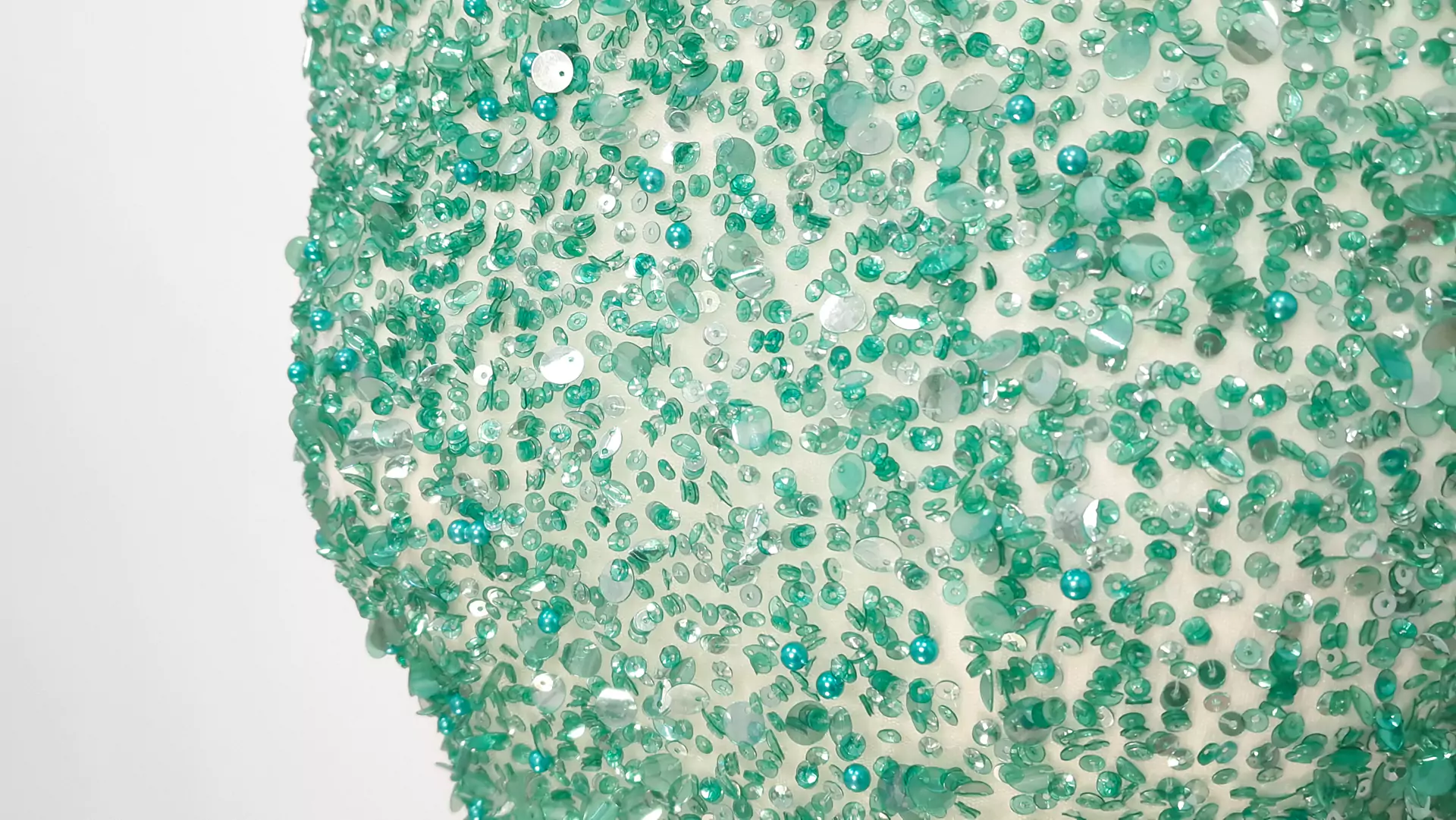 Broderie accesorizata manual cu paiete mint - imagine 7