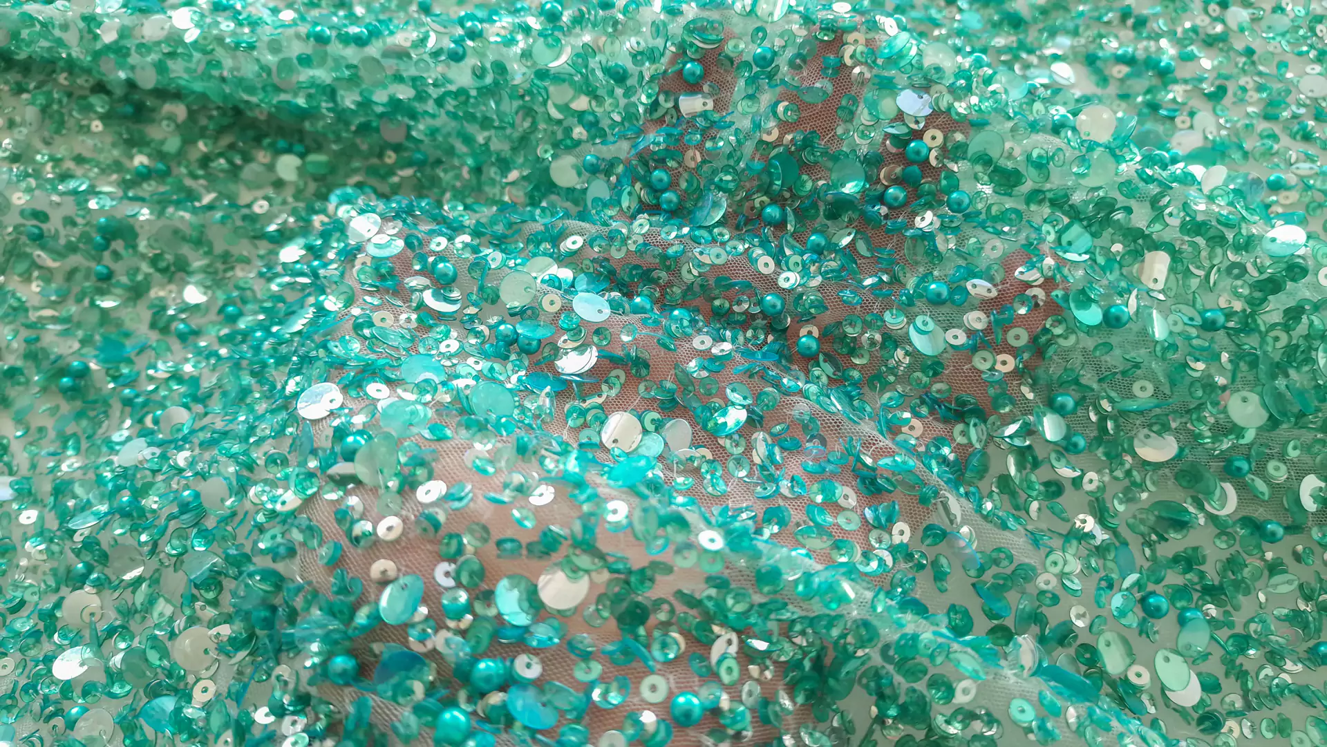 Broderie accesorizata manual cu paiete mint - imagine 11