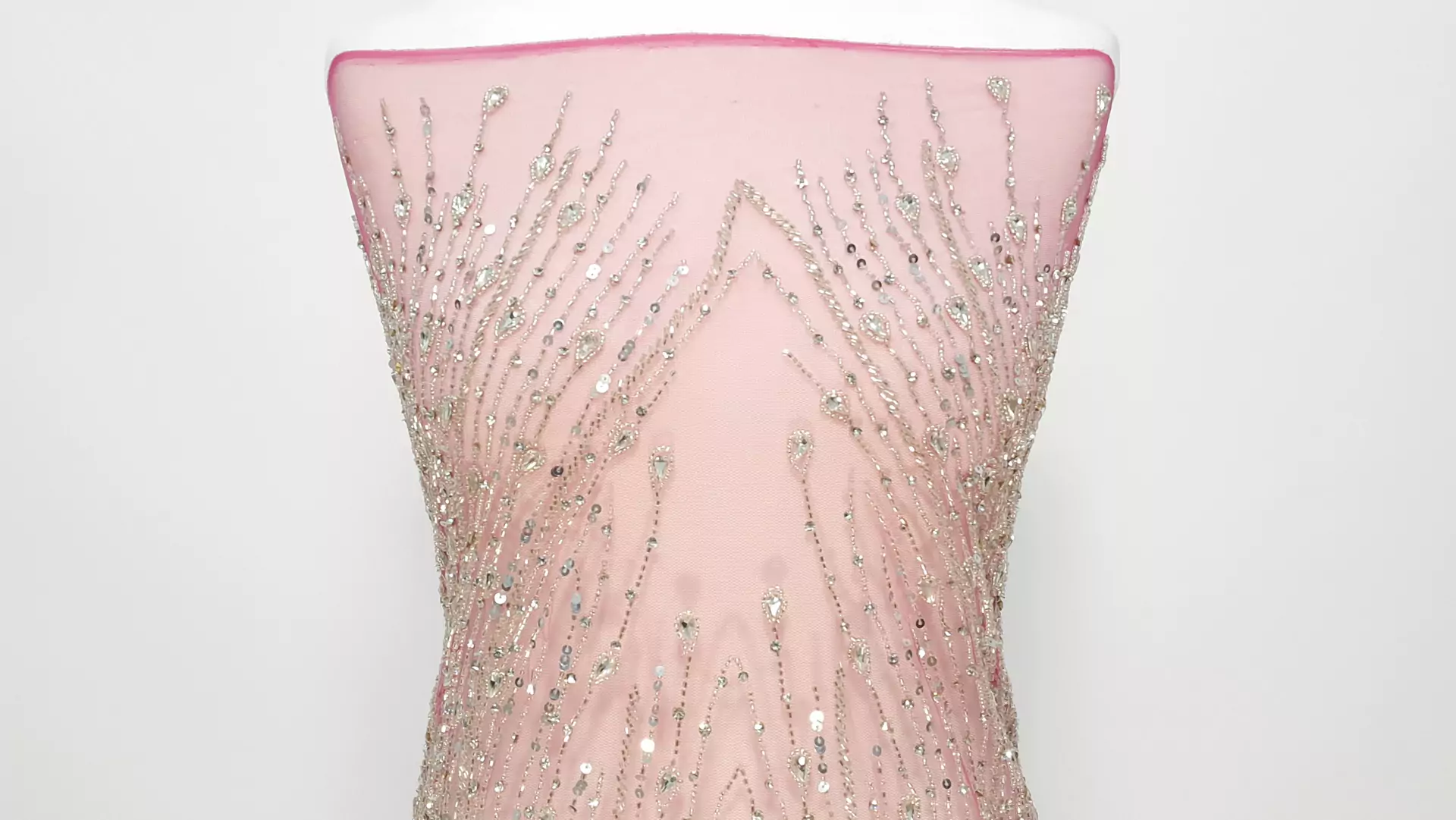 Broderie fuxia accesorizata manual pe tulle - imagine 4