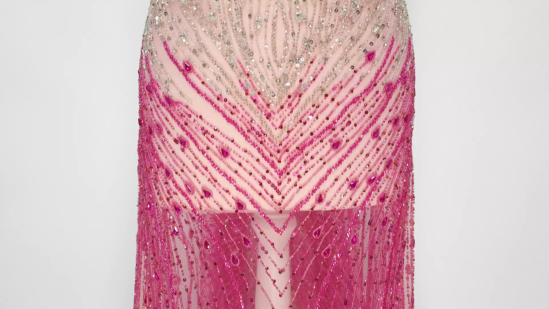 Broderie fuxia accesorizata manual pe tulle - imagine 6