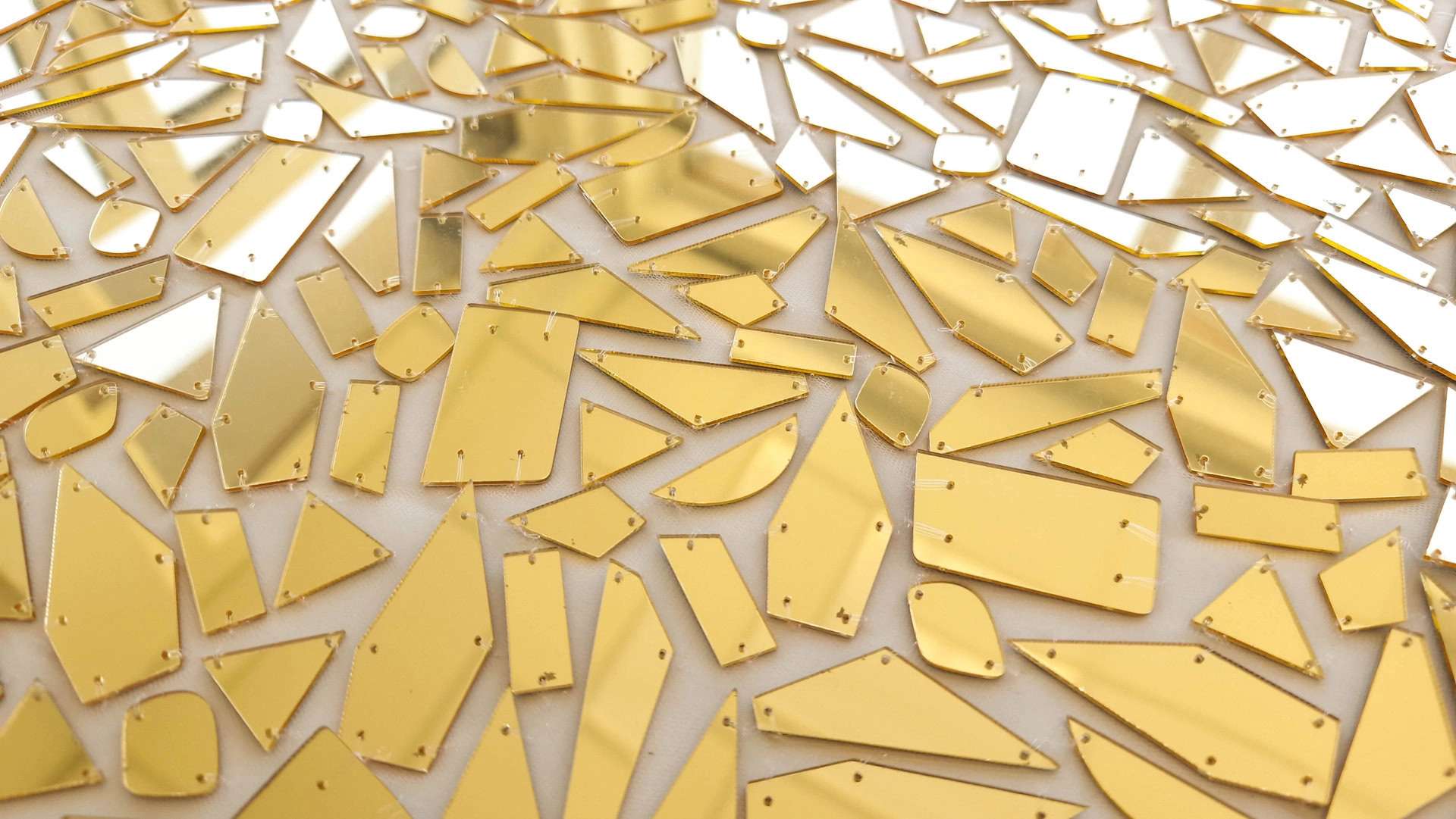 Broderie couture accesorizata cu oglinzi gold - imagine 8