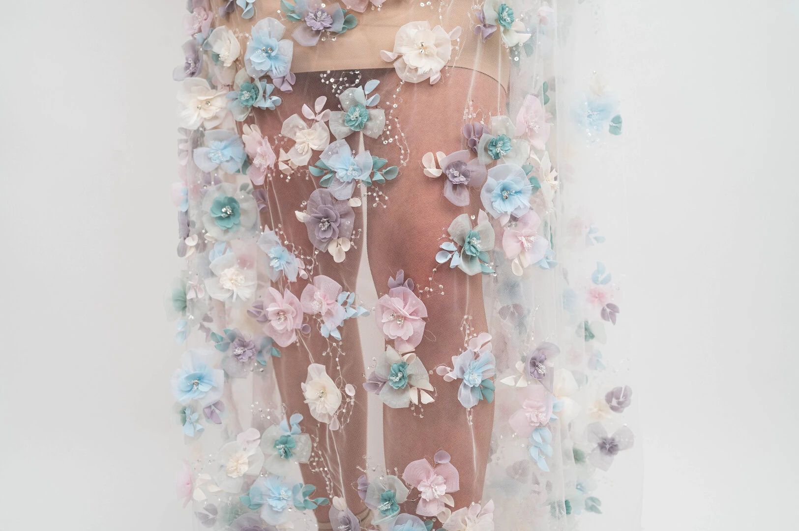 Broderie cu flori 3D cusute manual - imagine 7