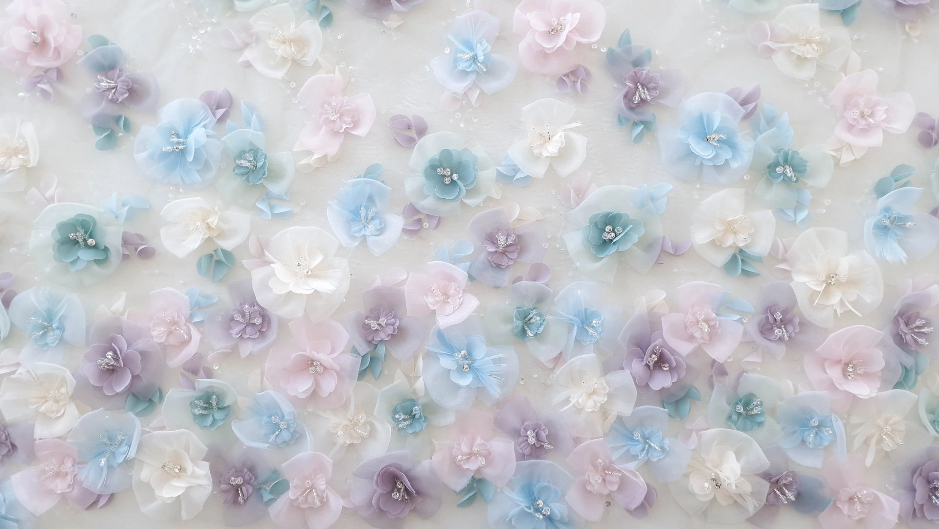 Broderie cu flori 3D cusute manual - imagine 8