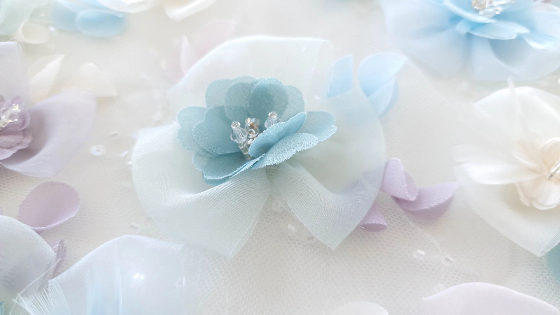 Broderie cu flori 3D cusute manual - imagine 13