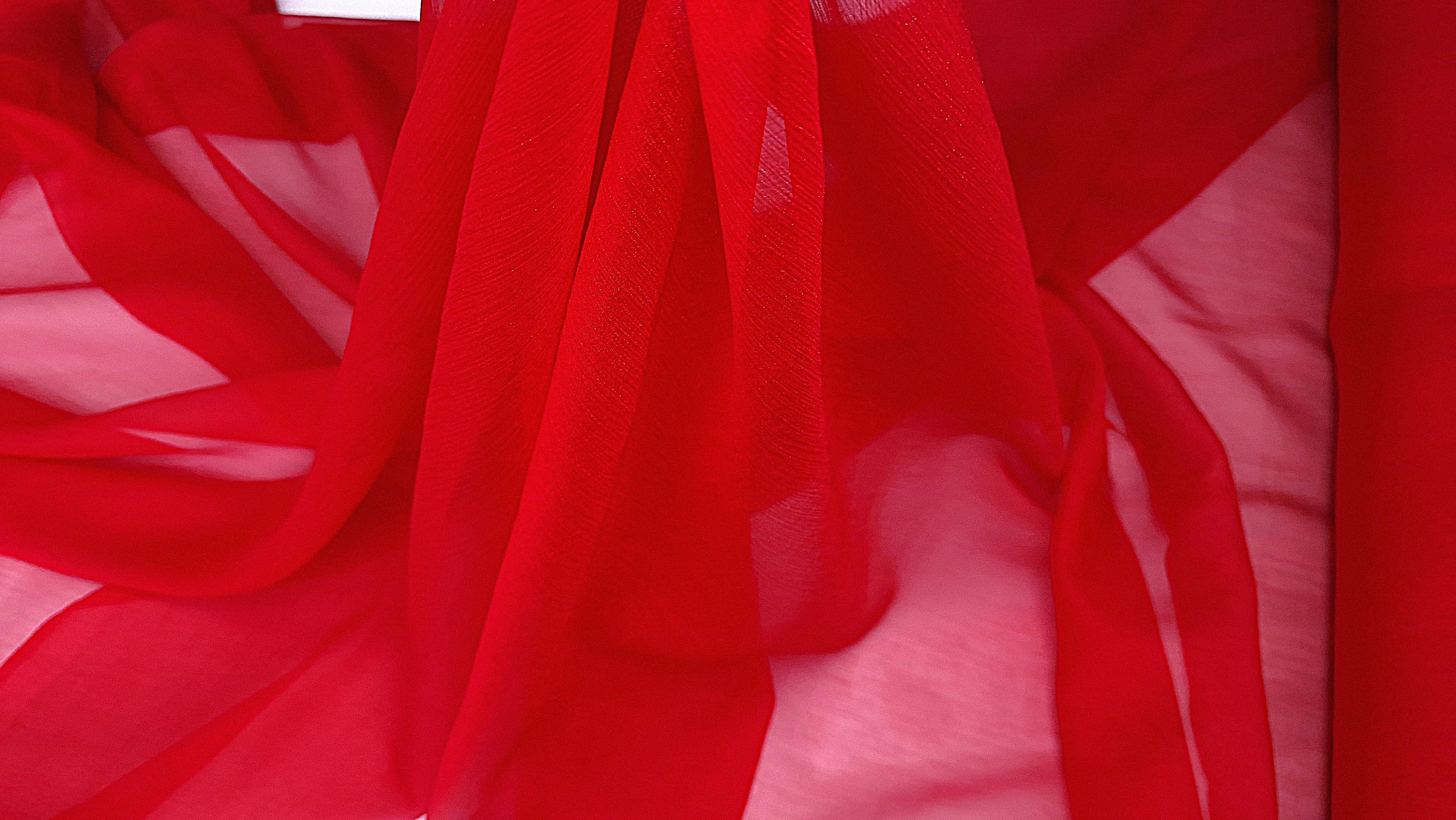 Voal creponat peliculizat bern red Muselina din matase naturala