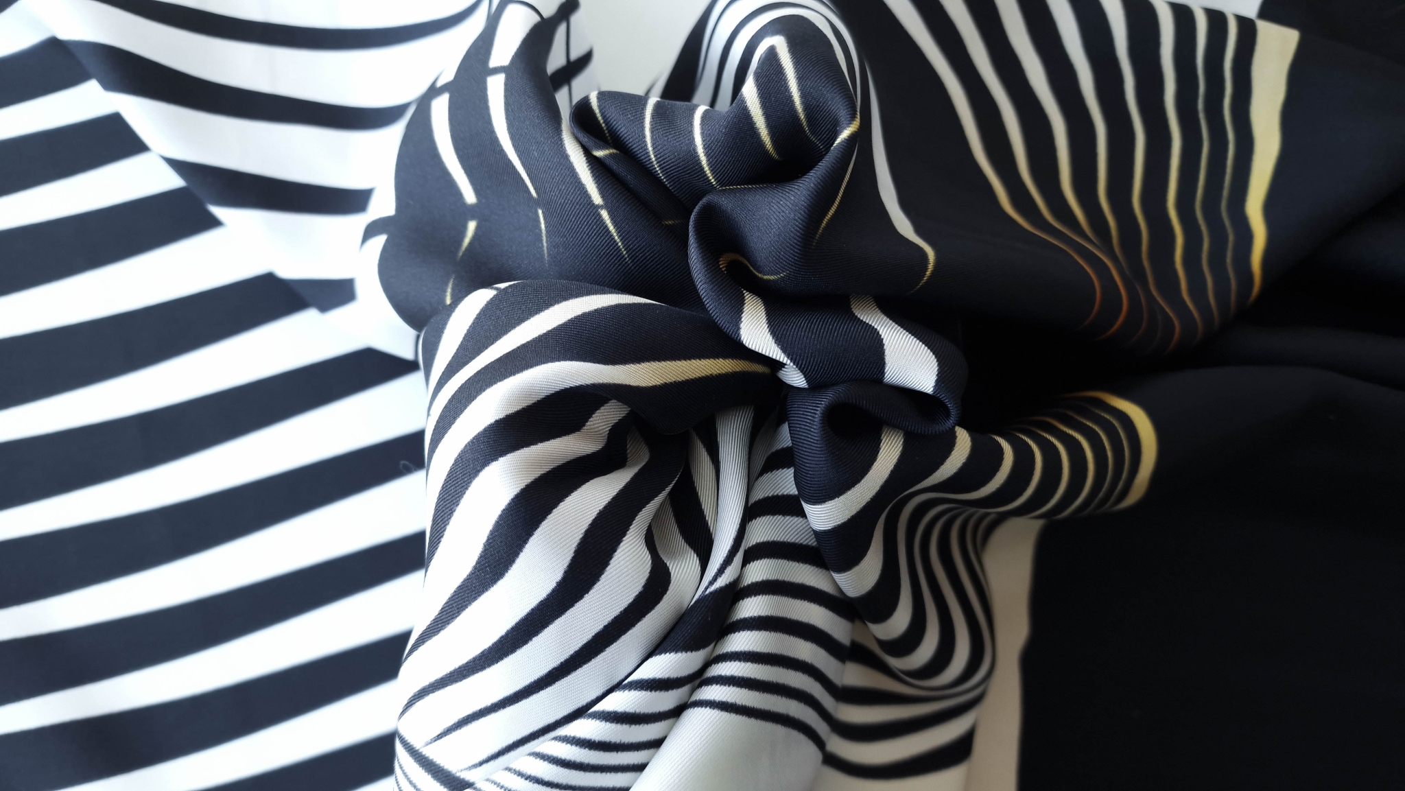 Twill din matase naturala imprimata Etro - imagine 4