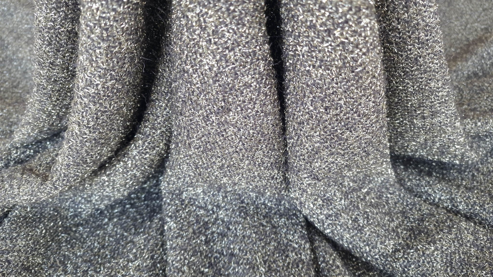 Tesatura gri cu fir metalizat auriu - imagine 5