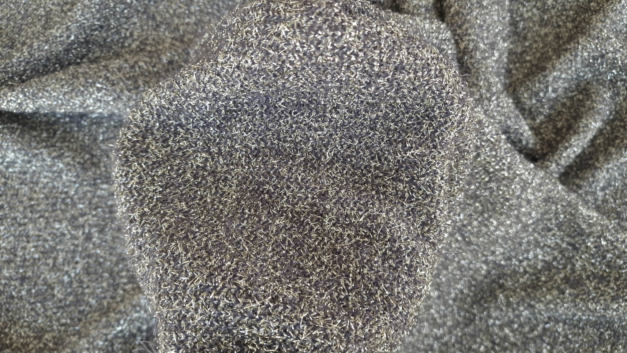 Tesatura gri cu fir metalizat auriu - imagine 4