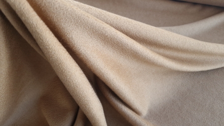 stofa-mocha-mousse-cu-lana-virgina-si-casmir