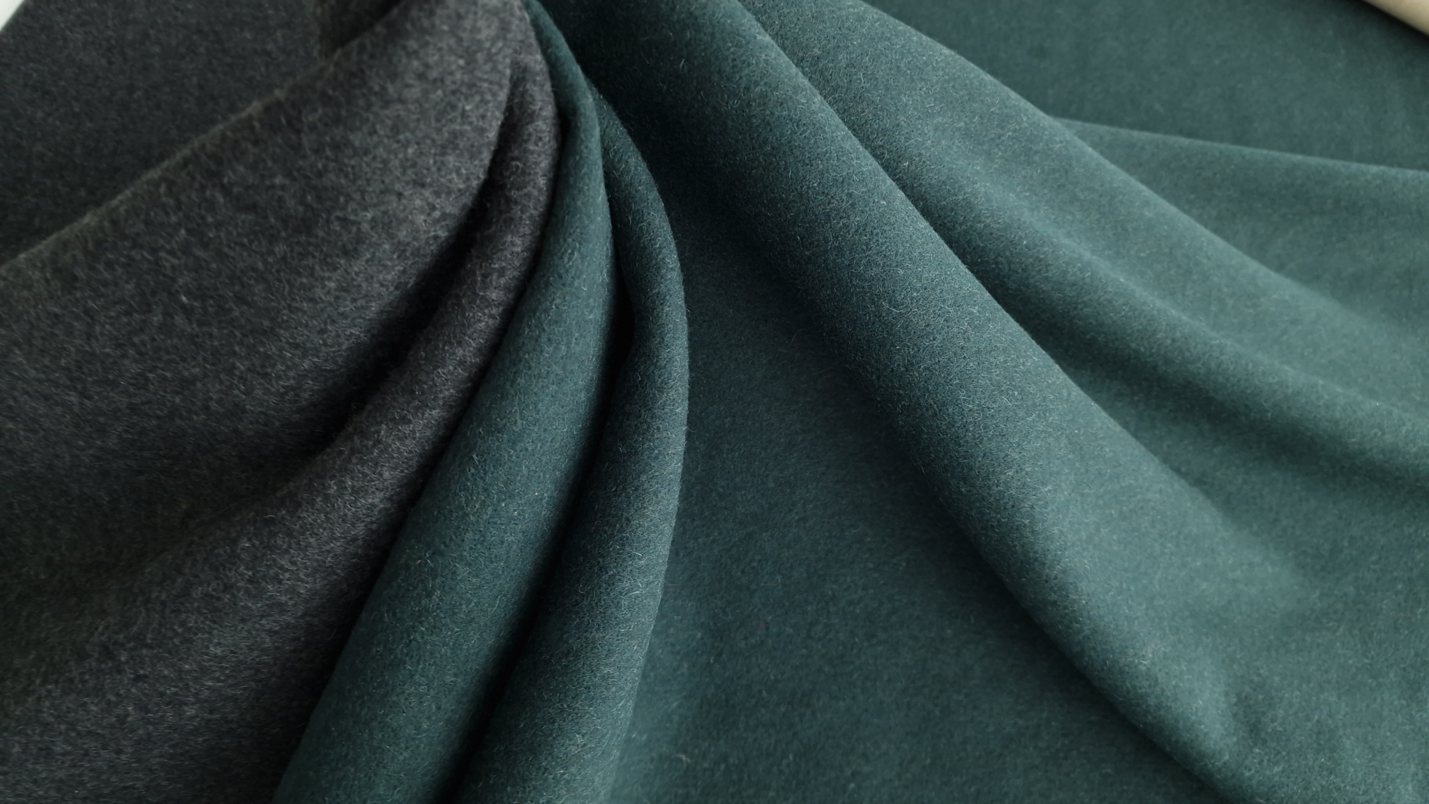 Stofa din lana cu doua fete - imagine 3