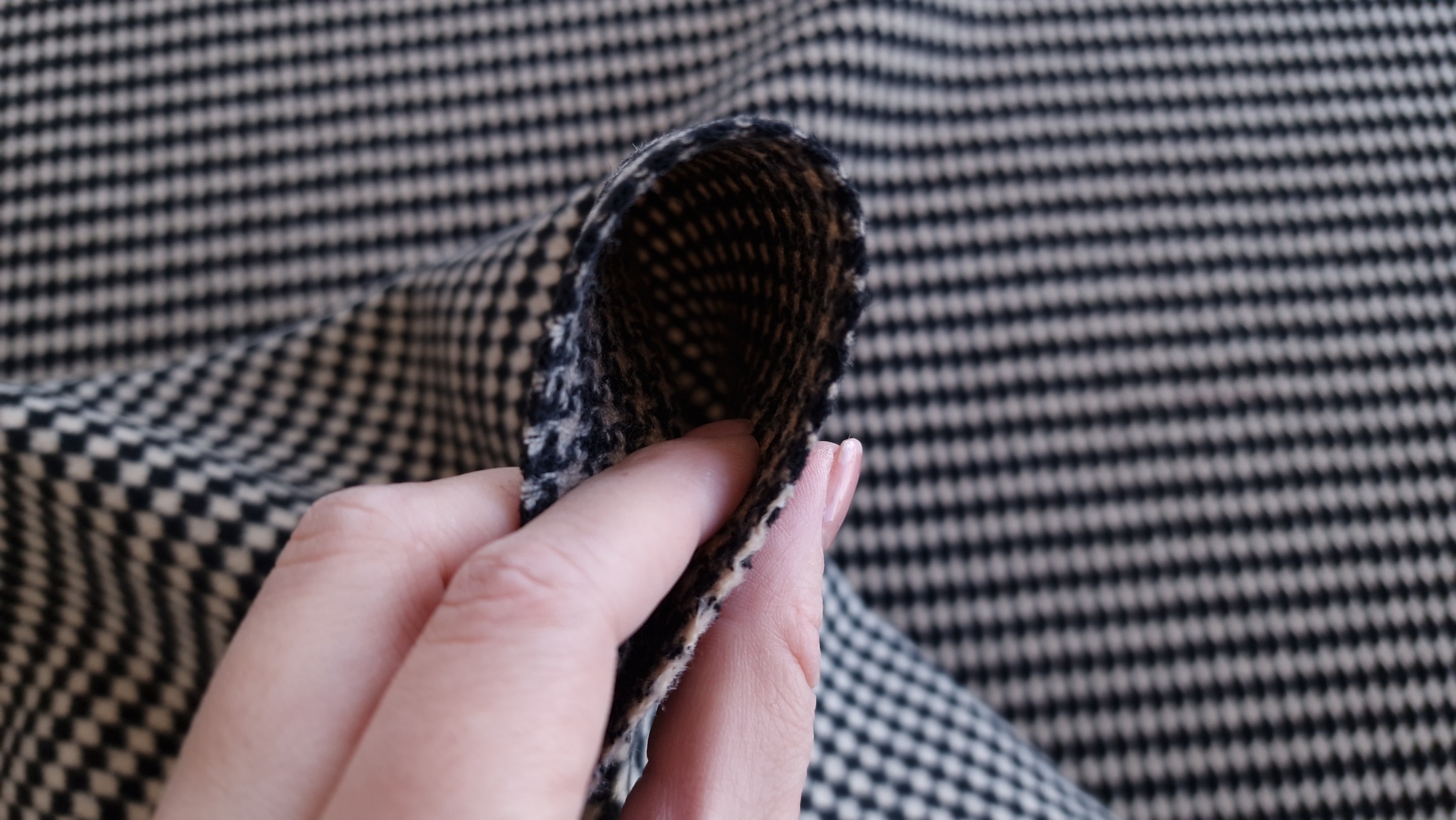 Stofa groasa cu romburi bicolor Armani - imagine 8