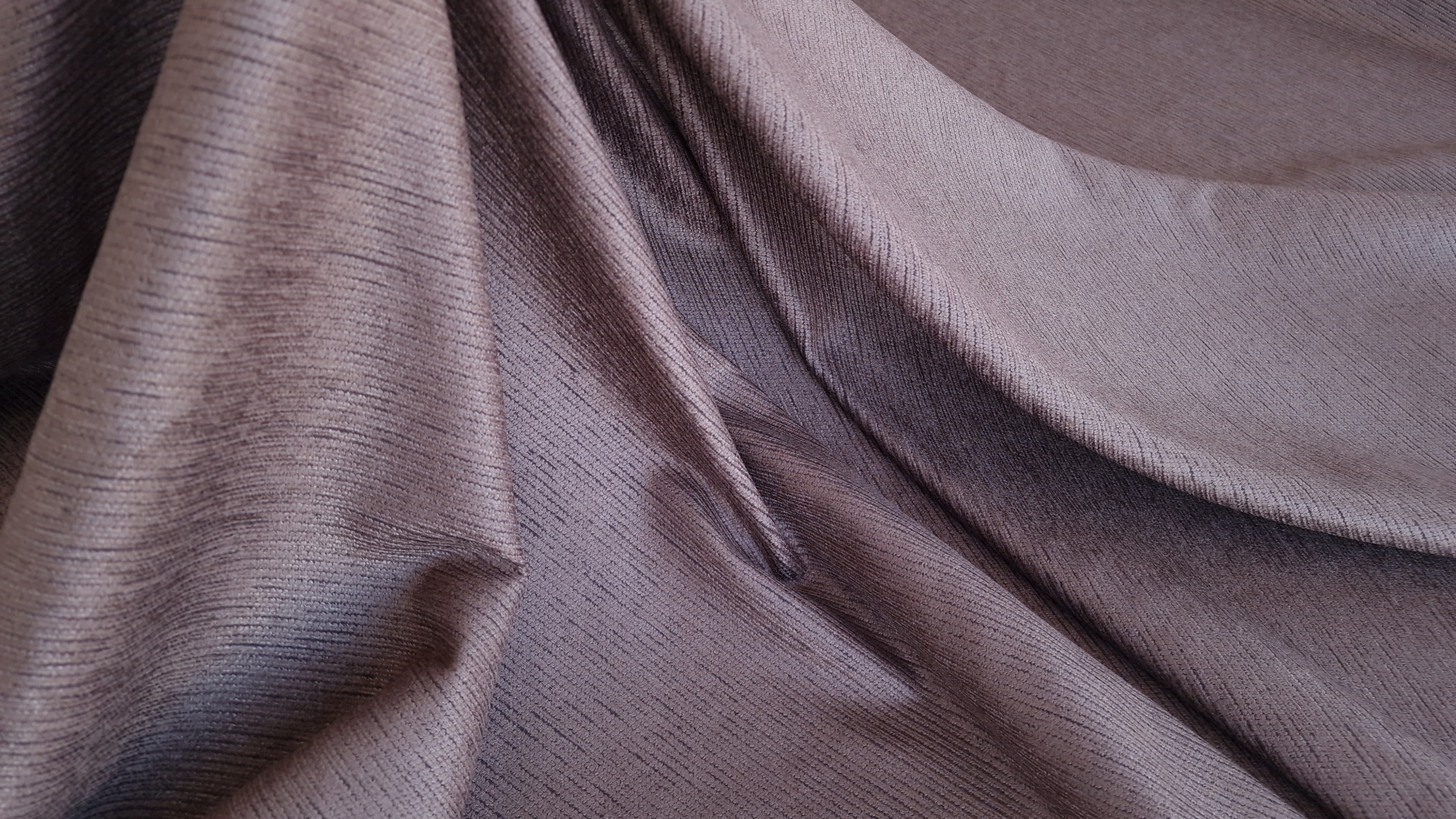 Stofa satinata maro Giorgio Armani