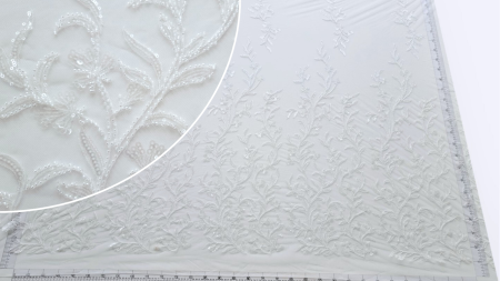 Broderie ivoire cu micropaiete si margele transparente