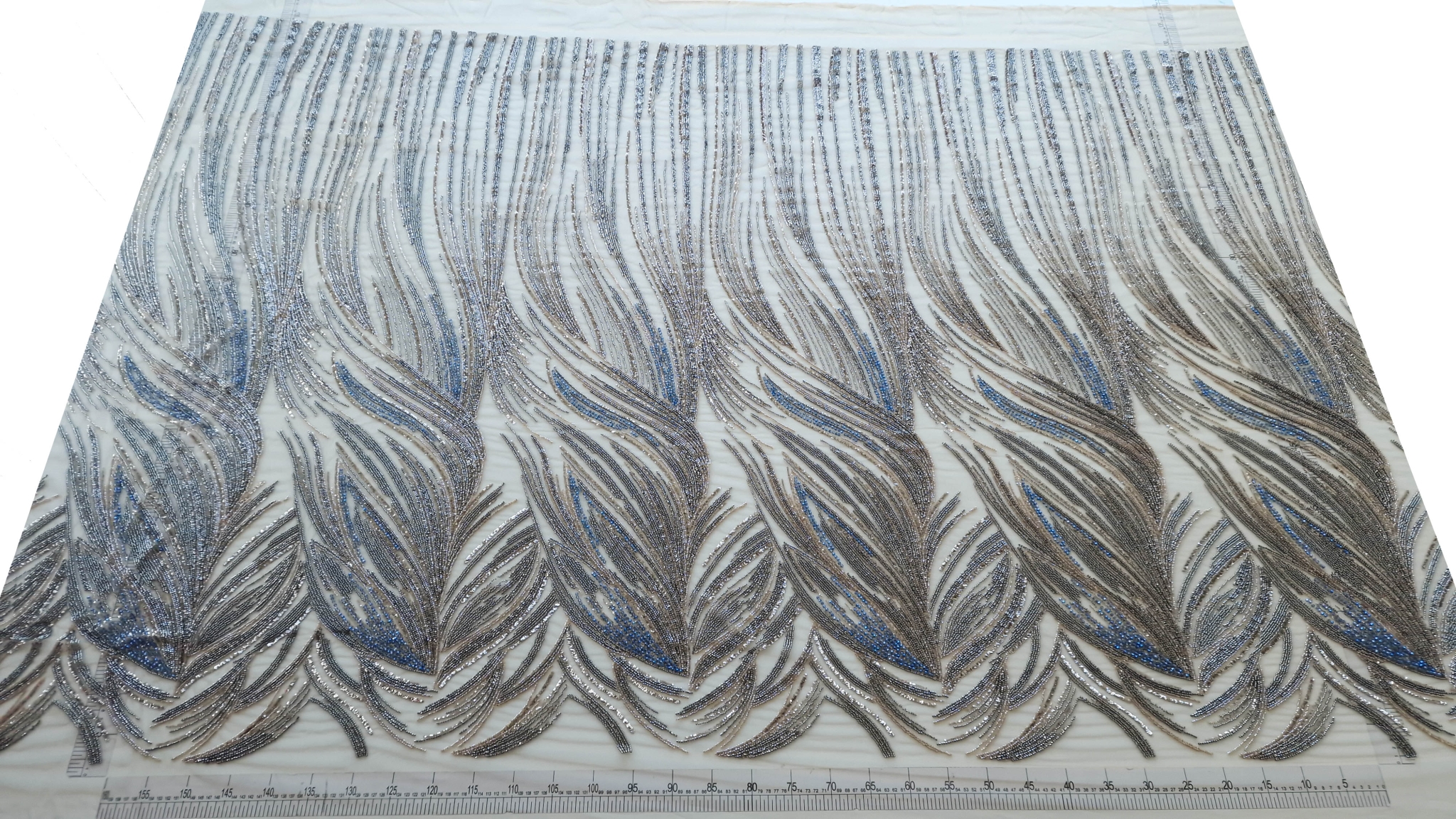 Broderie accesorizata pe tulle nude deschis - imagine 6