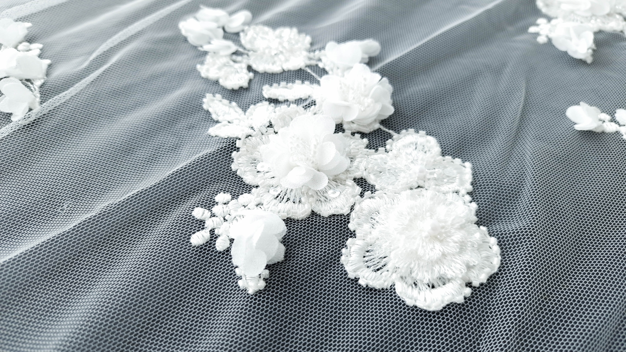 Broderie couture ivory cu flori 3D - imagine 3