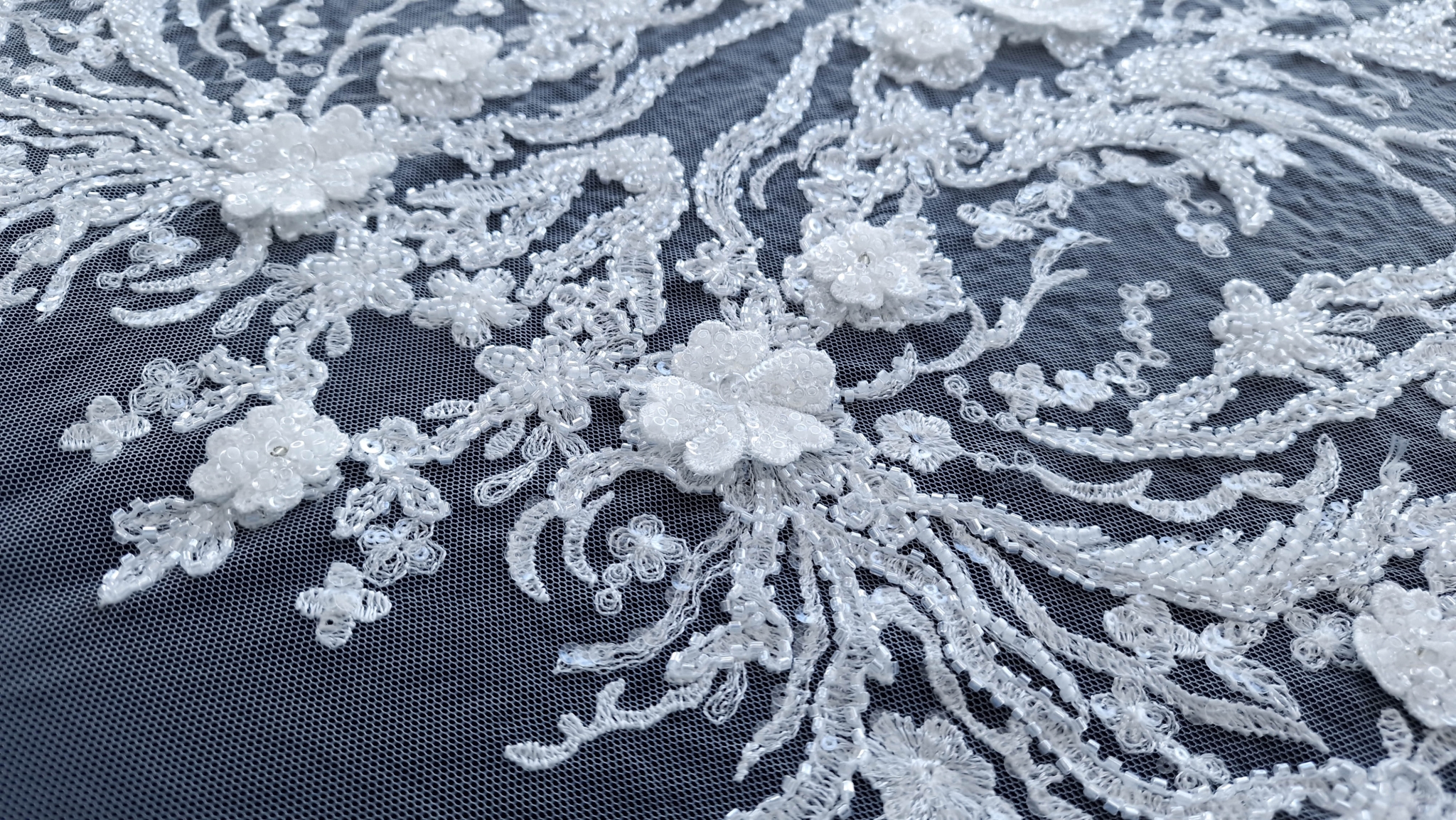 Dantela ivory cu bordura accesorizata - imagine 15