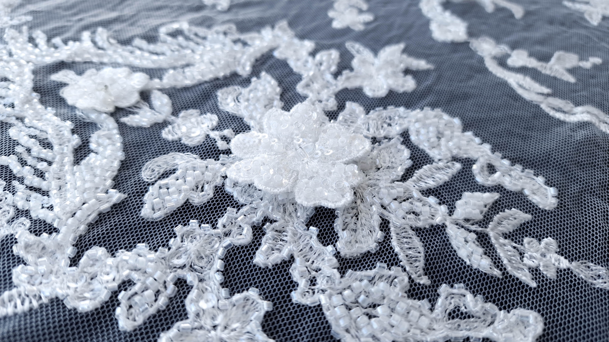 Dantela ivory cu bordura accesorizata - imagine 7