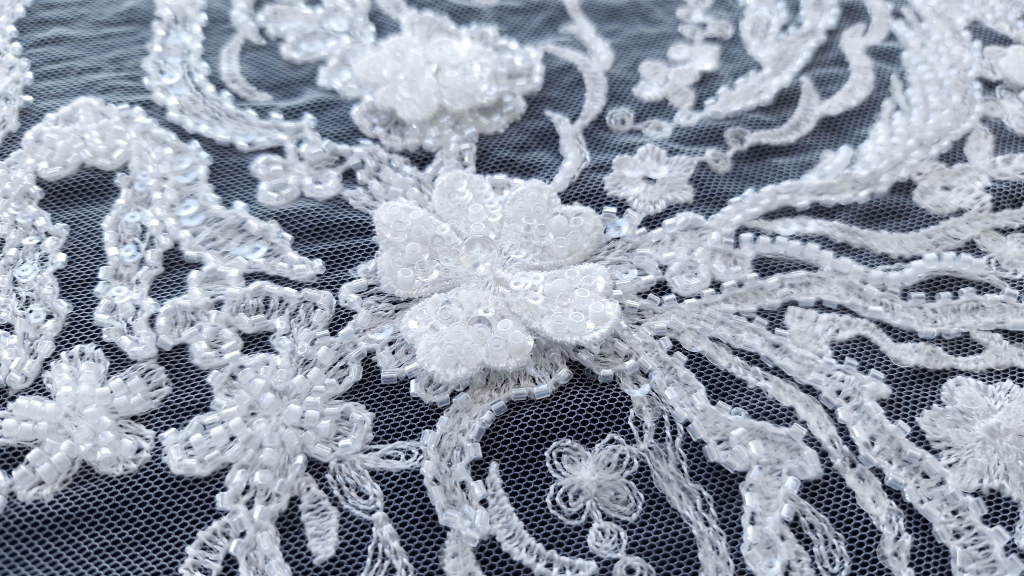 Dantela ivory cu bordura accesorizata - imagine 11