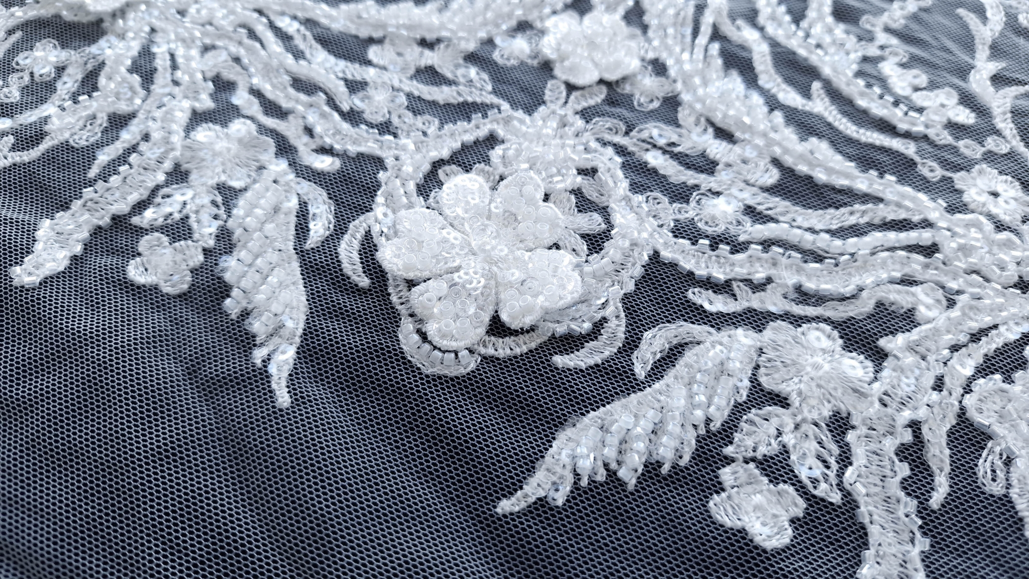 Dantela ivory cu bordura accesorizata - imagine 12