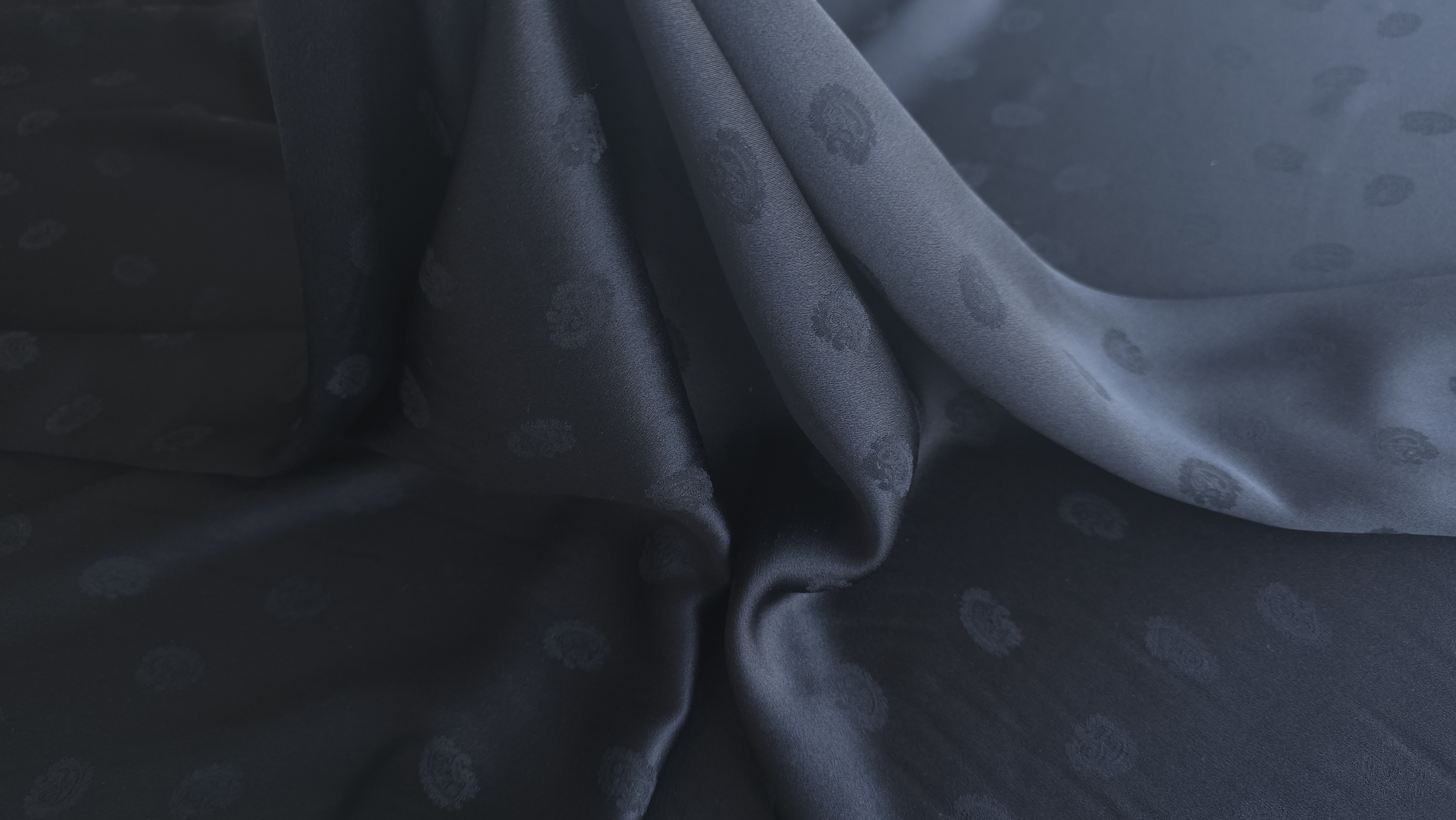 satin din matase naturala negru Evelin textile (3)