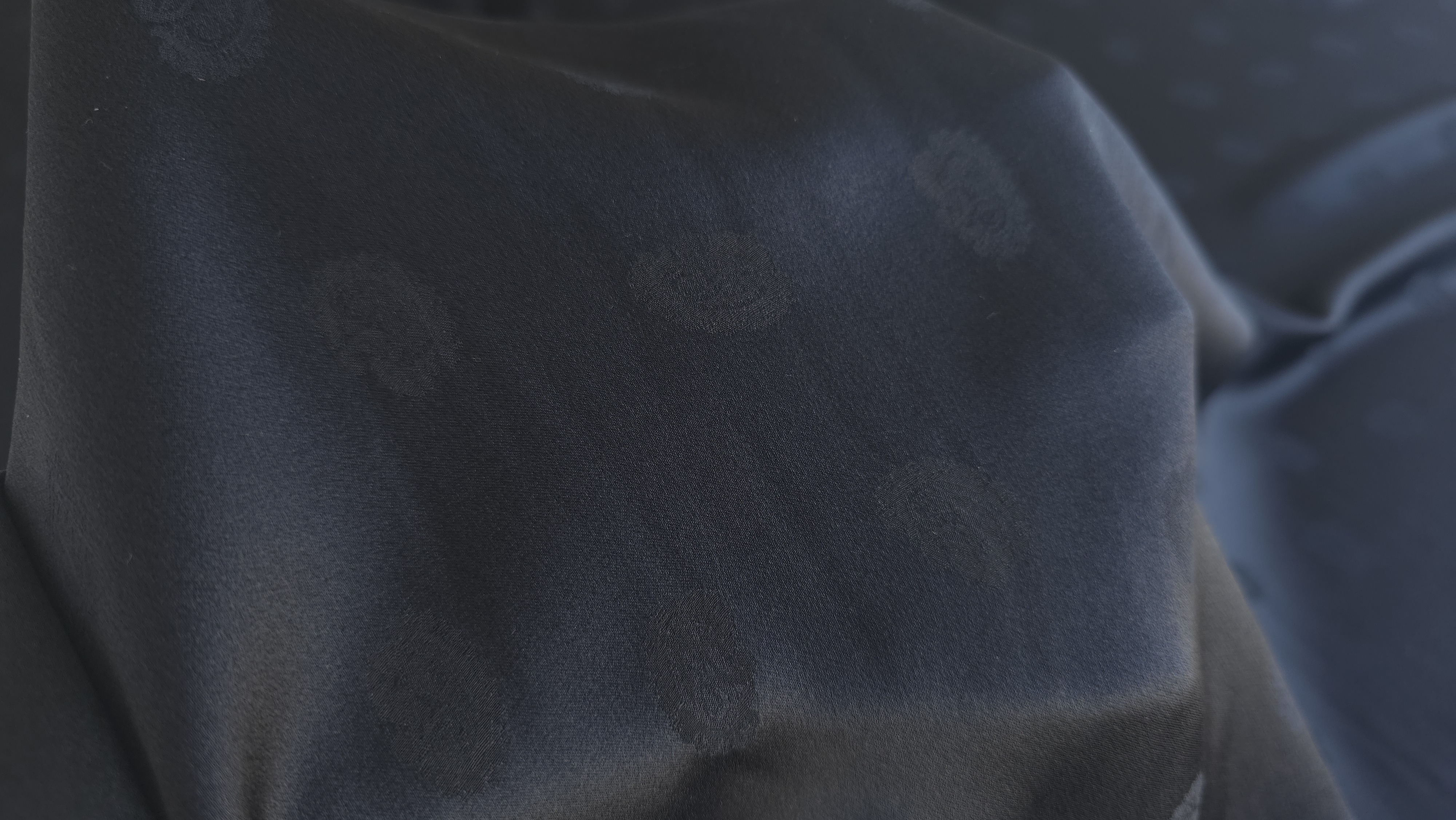 satin din matase naturala negru Evelin textile (6)