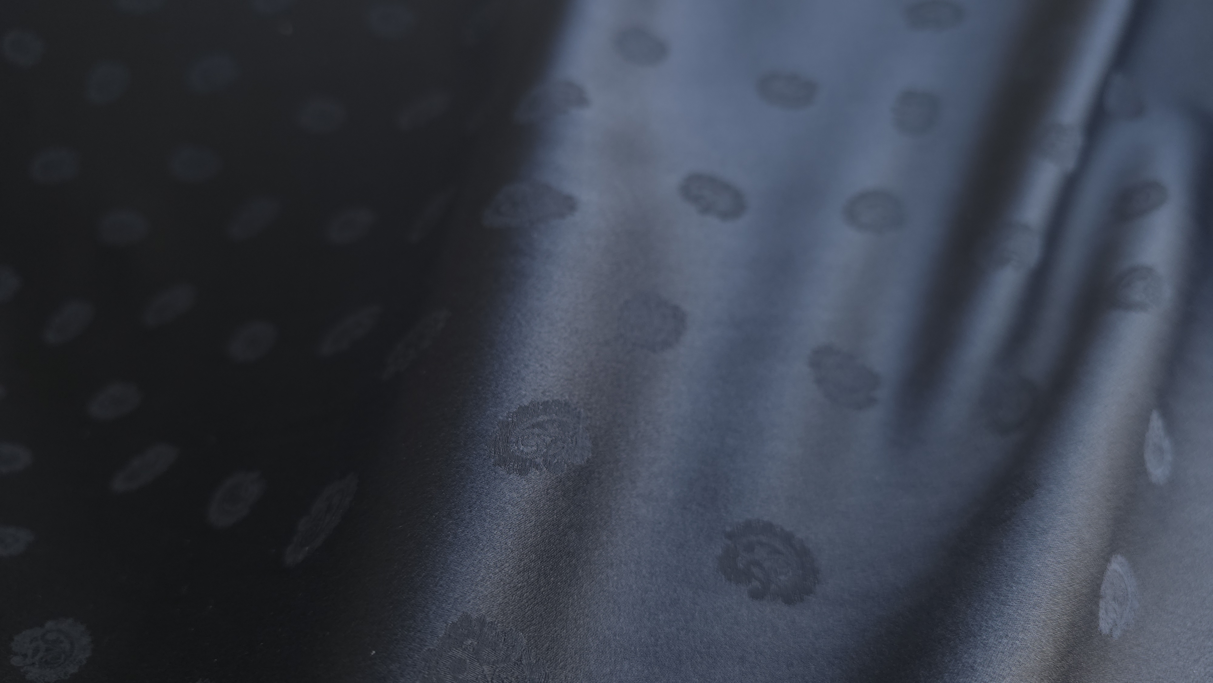 satin din matase naturala negru Evelin textile (7)