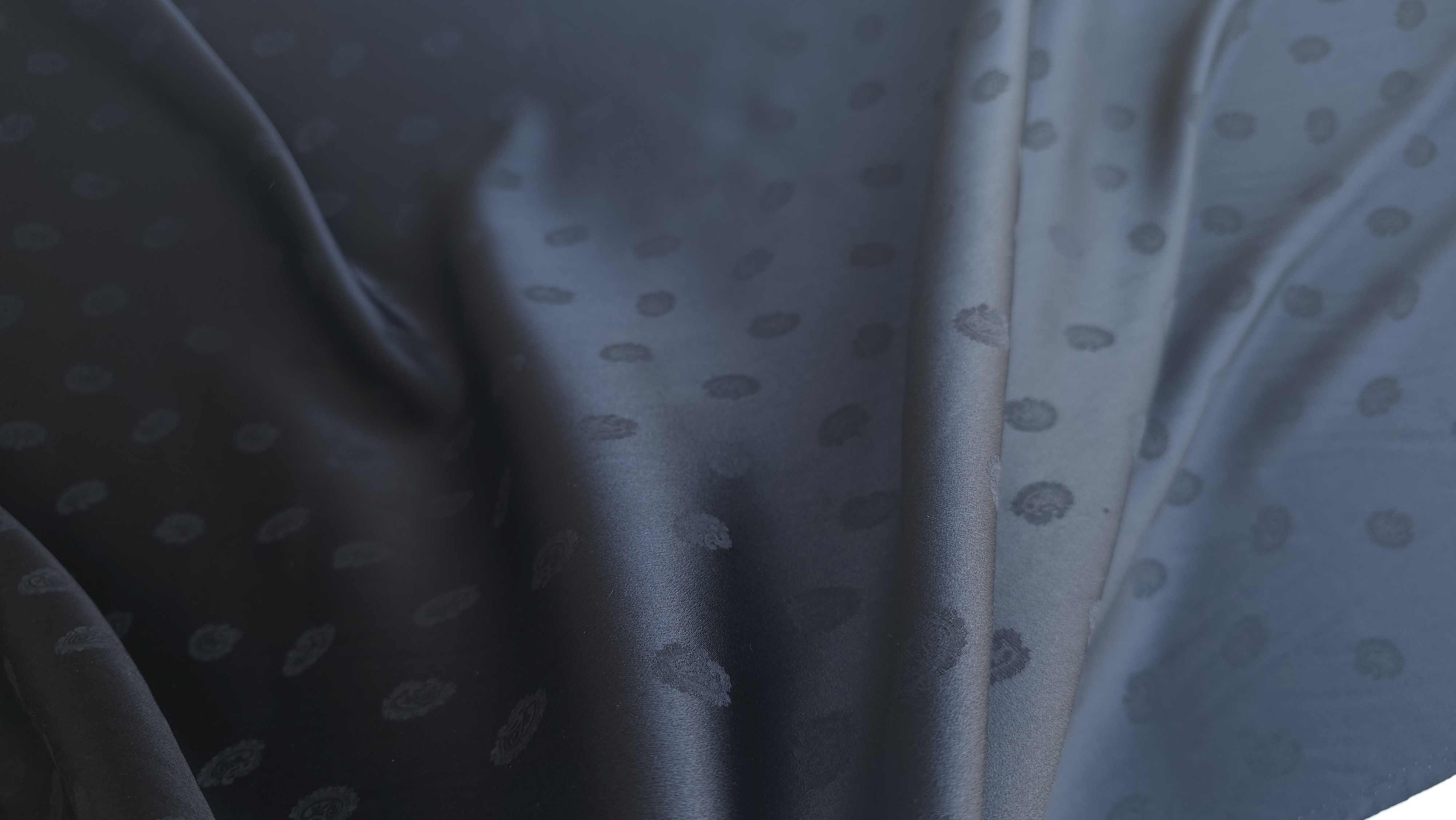 satin din matase naturala negru Evelin textile (8)