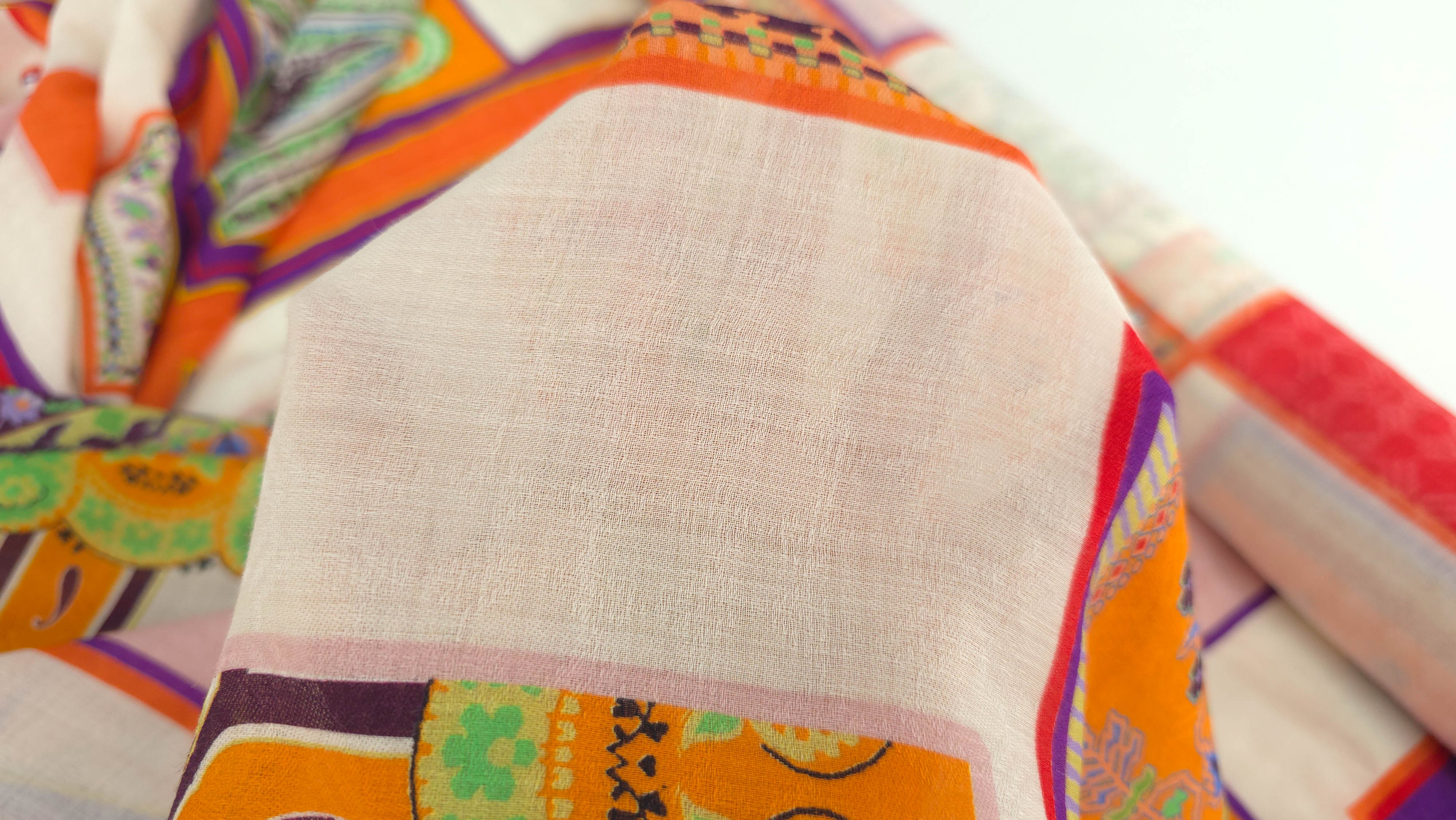 tesatura-din-casmir-pur-design-etro-evelin-textile(9) tesatura-din-casmir-pur-design-etro-evelin-textile (9)