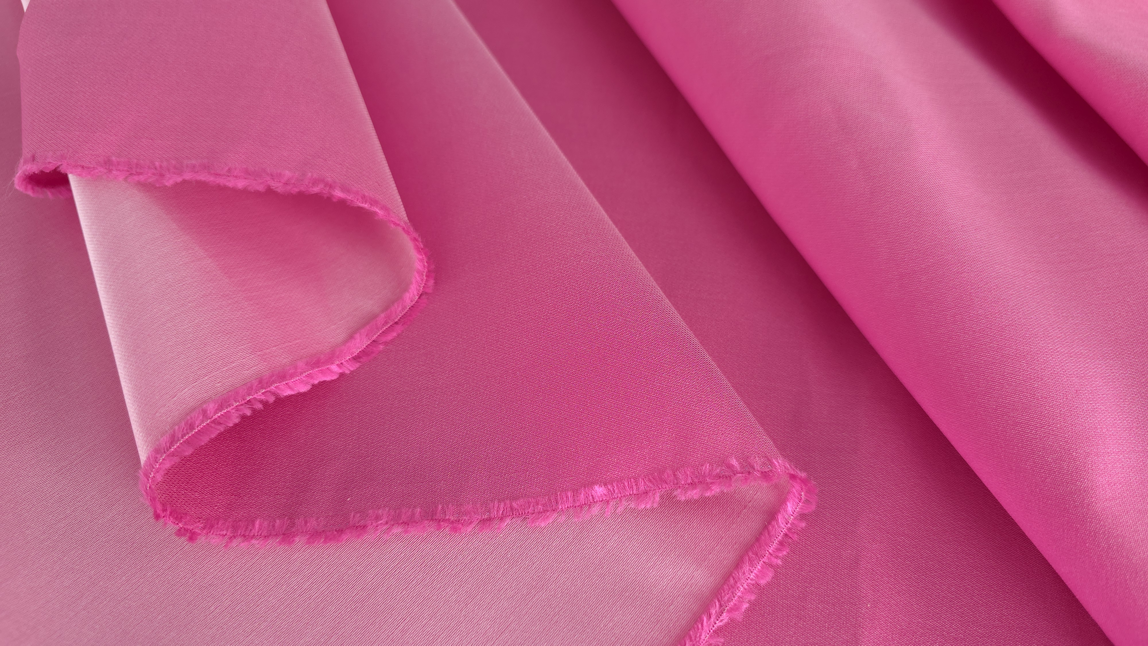 mikado fuchsia cu matase naturala EVELIN TEXTILE (2) mikado fuchsia cu matase naturala EVELIN TEXTILE (2)