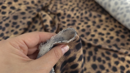 satin-din-matase-naturala-leopard-amber-EVELIN TEXTILE (5)