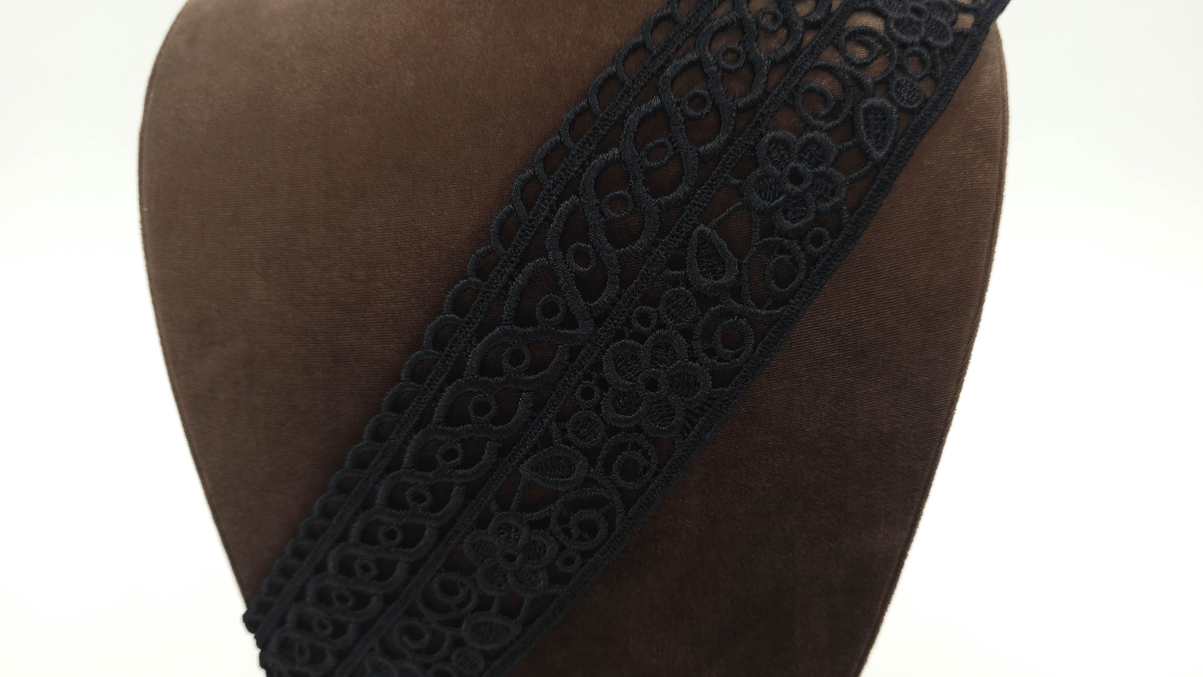 bordura brodata neagru naturala r509 evelin textile (5)