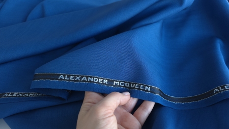 stofa albastru intens 100 lana virgina alexander mcqueen evelin textile (17)