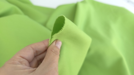 stofa gabardina verde din lana virgina si mohair evelin textile (2)