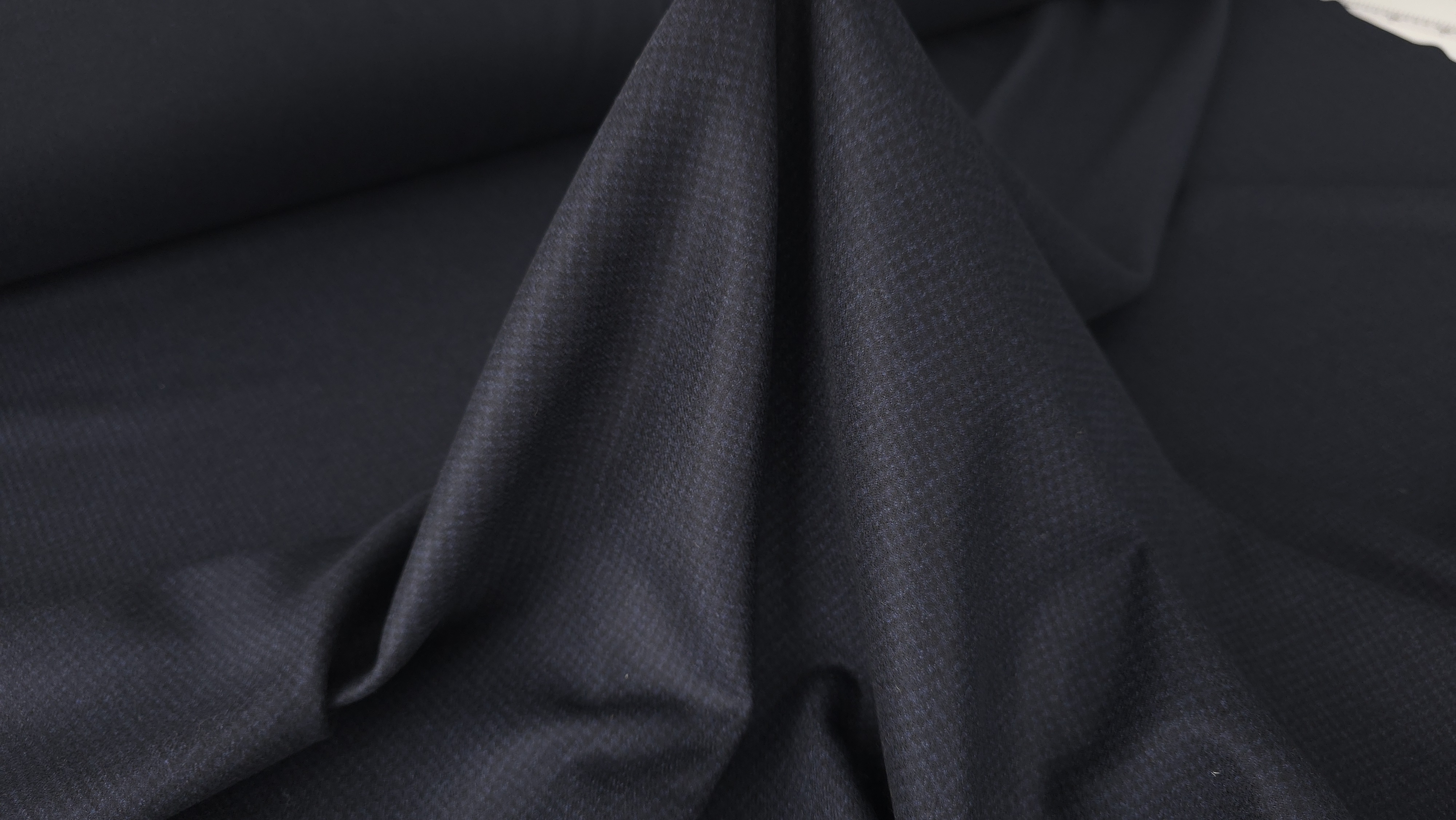 stofa medie bleumarin inchis din lana si casmir EVELIN TEXTILE (4)