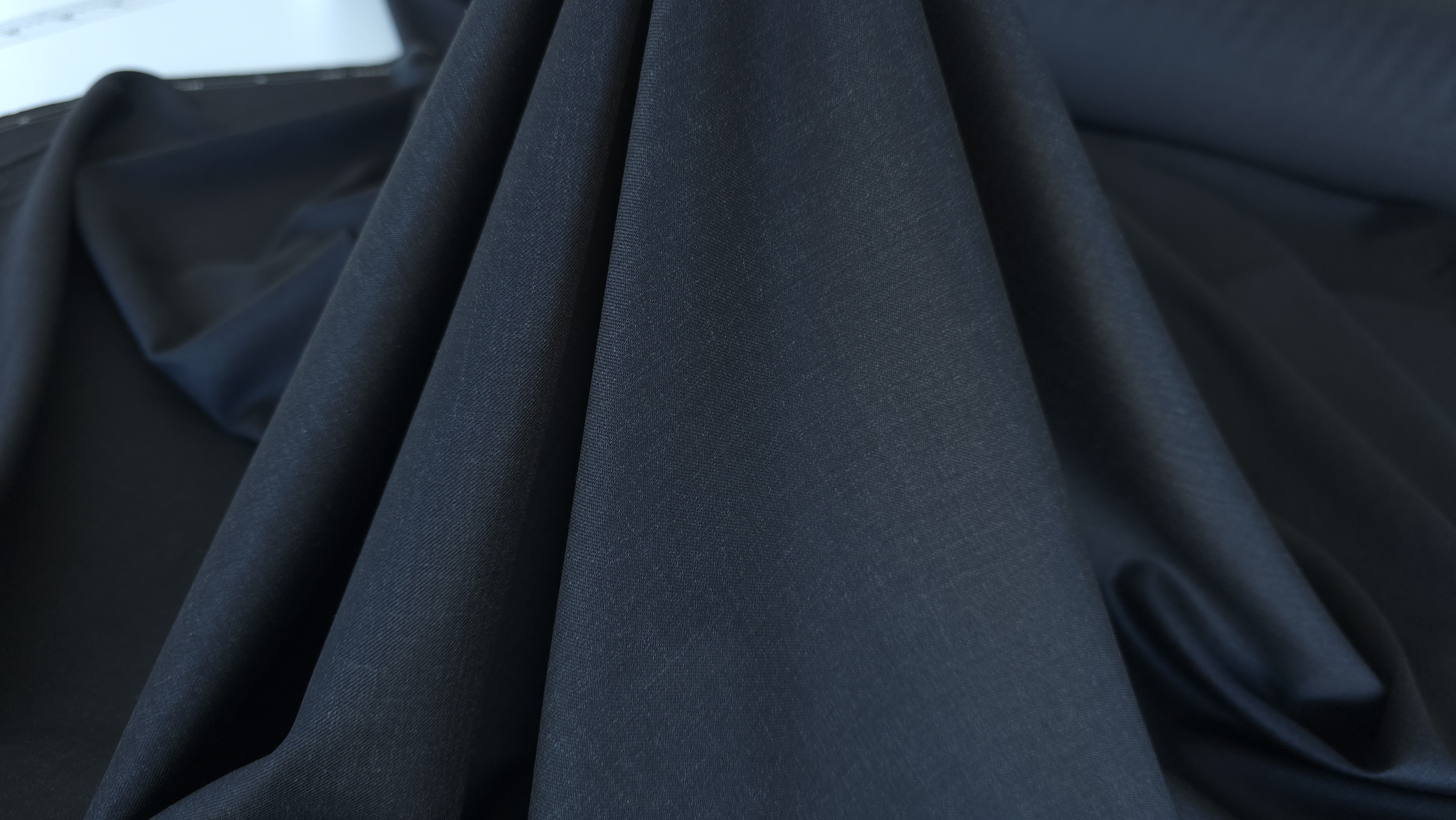 stofa neagra scabal din lana virgina super 100s evelin textile (5)