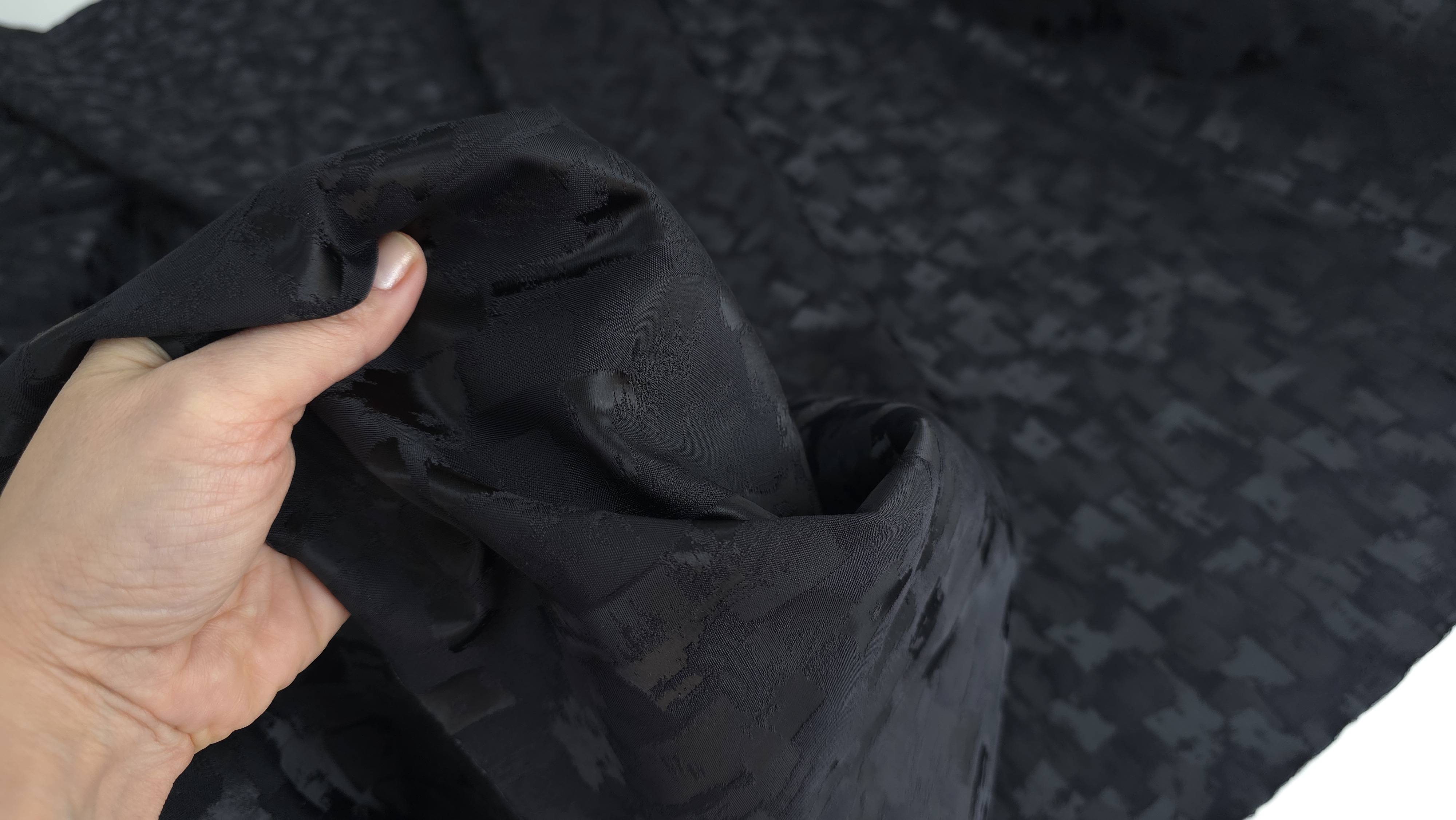 brocard negru cu model abstract satinat evelin textile (7)