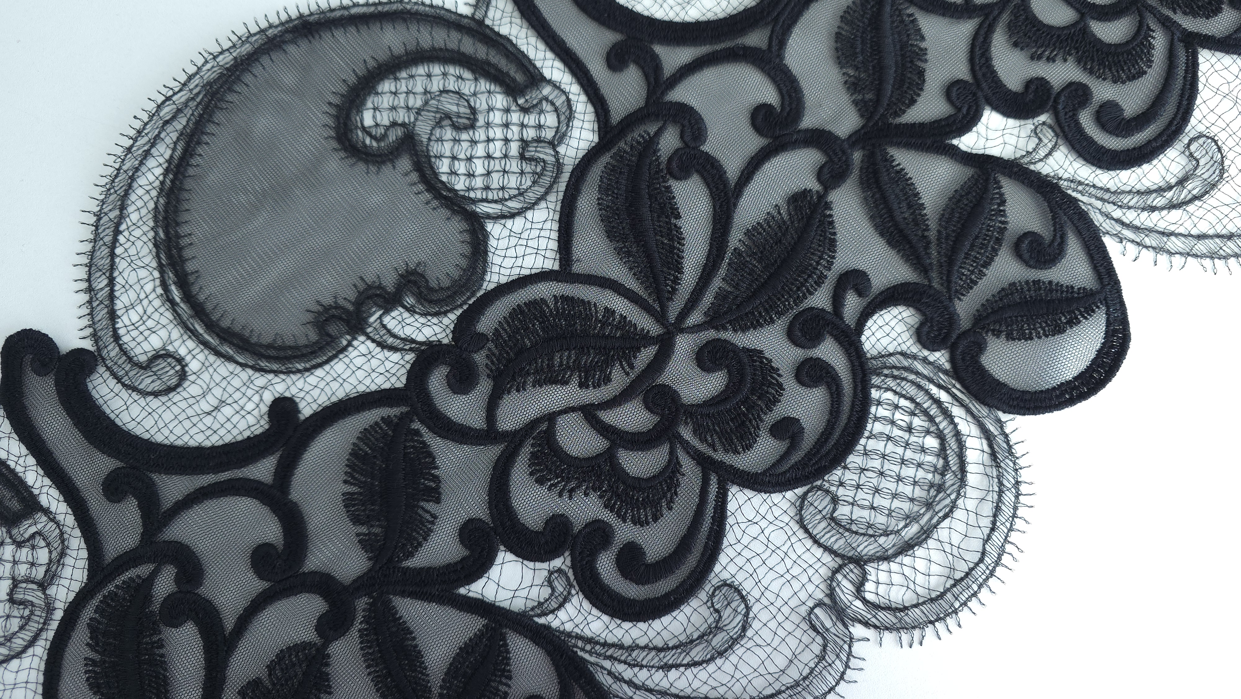 dantela neagra ricamificio levi evelin textile (2)