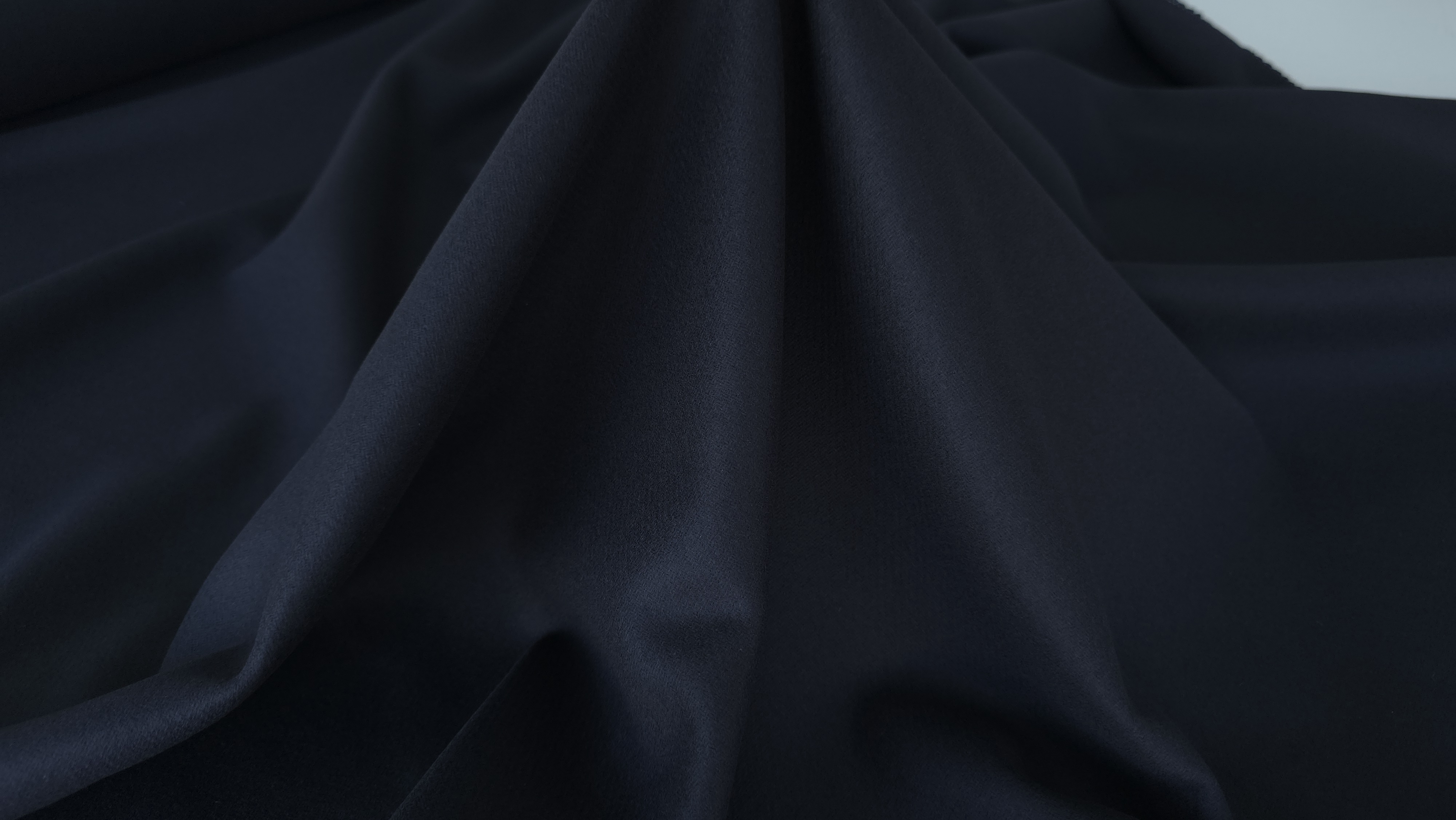 stofa bleumarin inchis din lana pentru paltoane evelin textile (4)