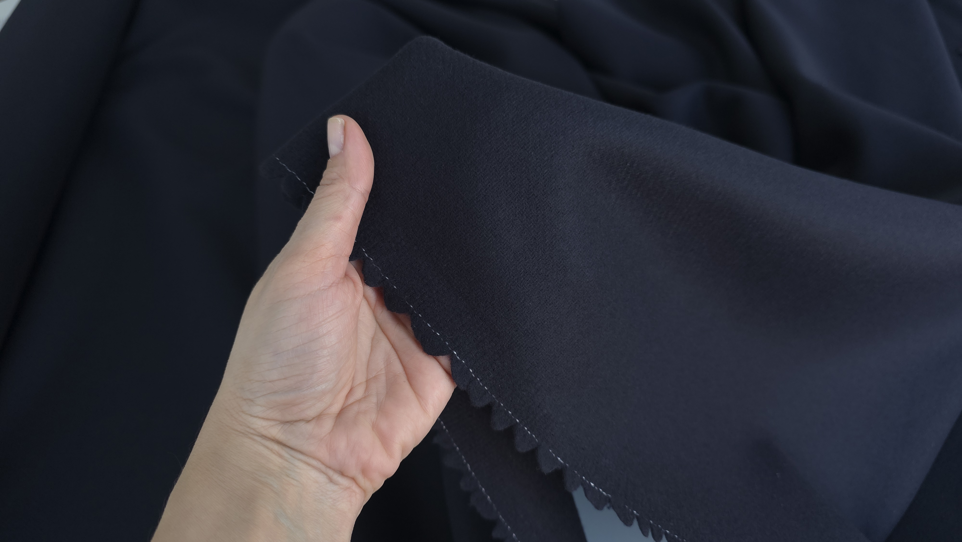 stofa dark navy din lana virgina cu dungi evelin0textile (2)