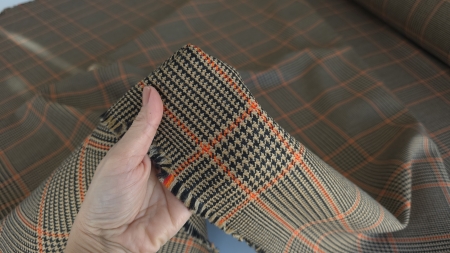 stofa gri taupe din lana virgina cu carouri evelin textile (7)