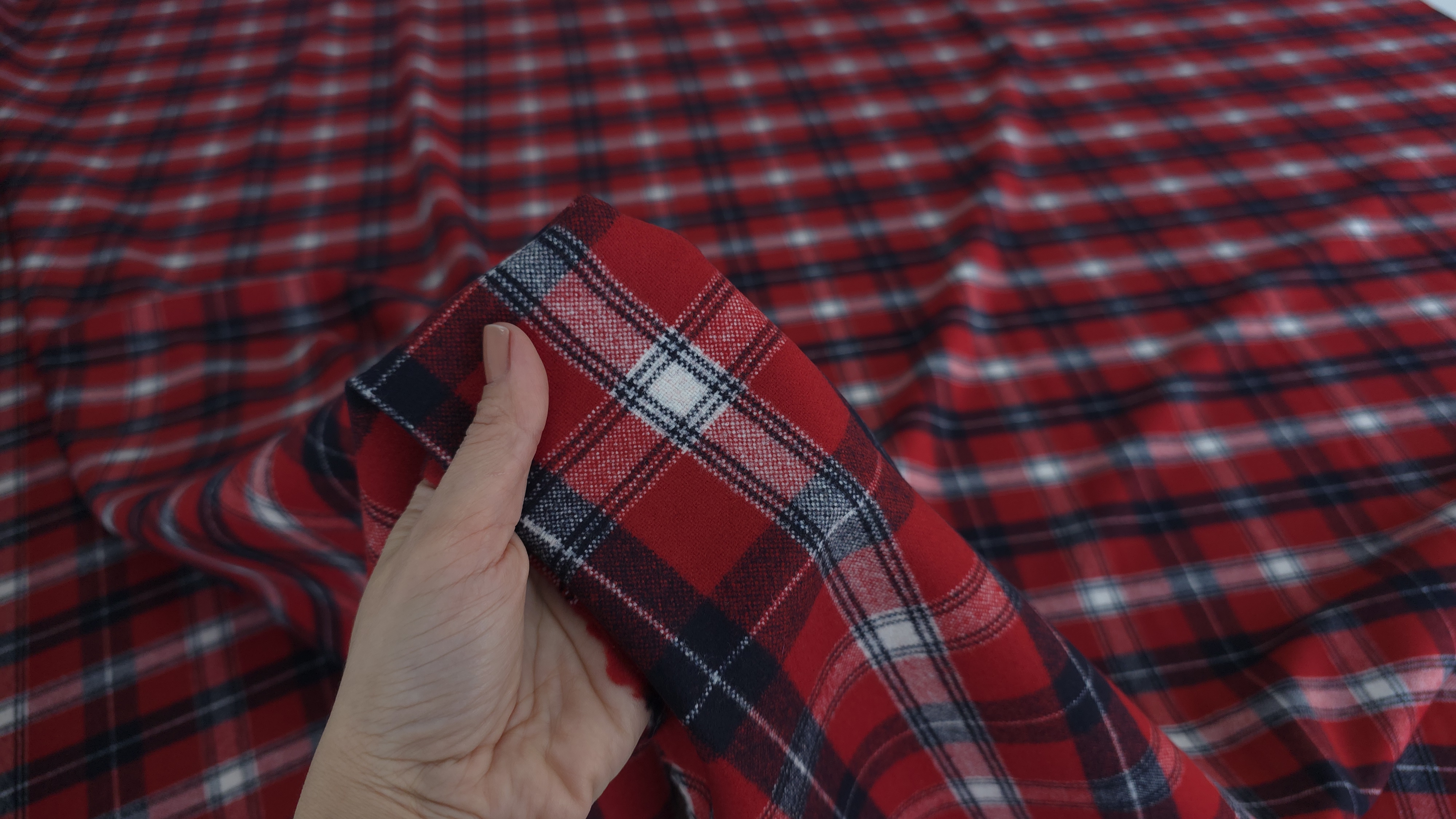 stofa in carouri din lana thom browne evelin textile (1)