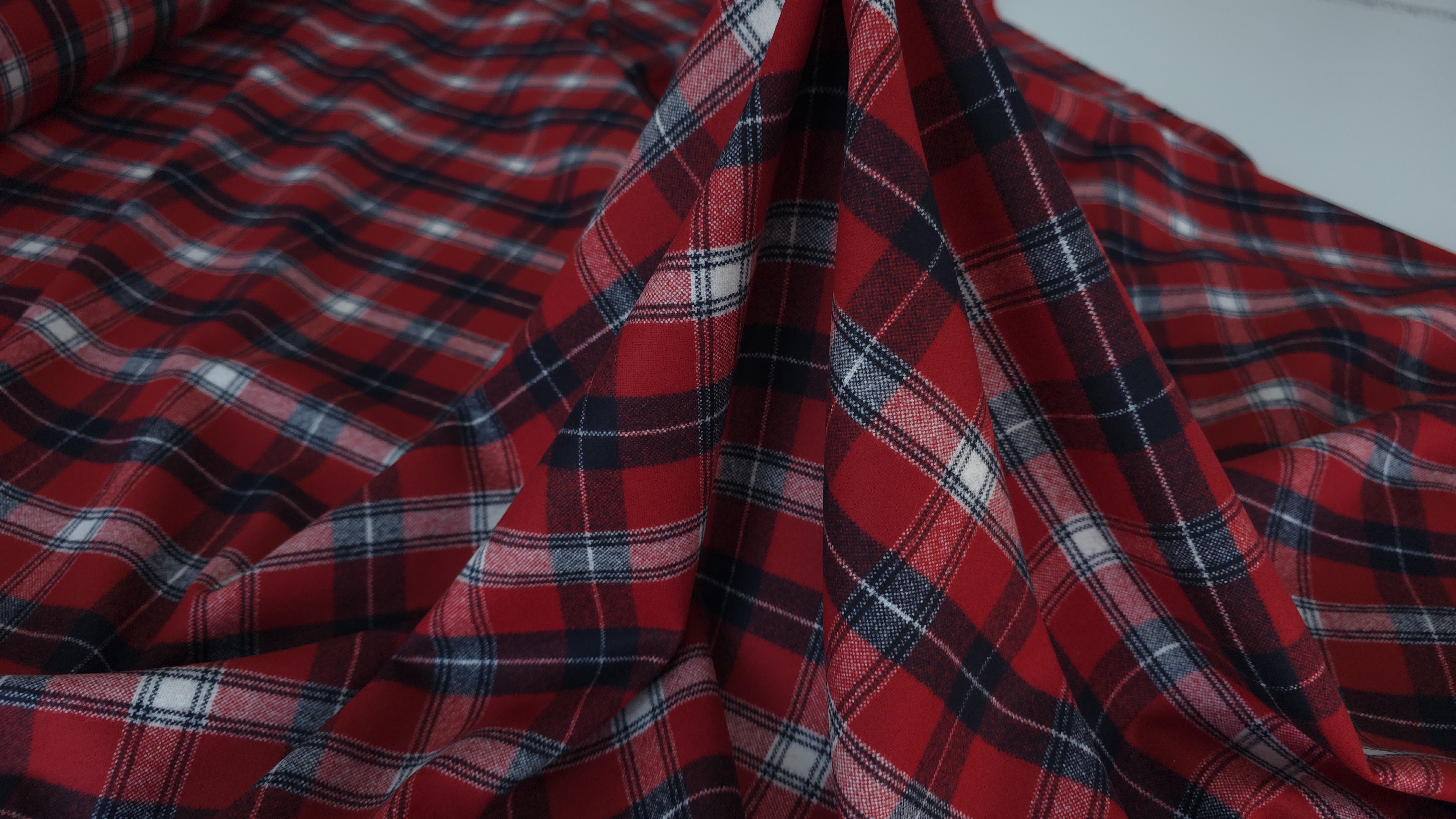 stofa in carouri din lana thom browne evelin textile (6)