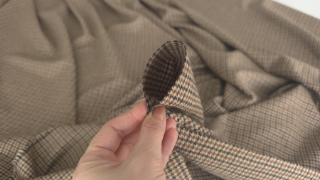 stofa maro camel in carouri din lana virgi evelin textile (5)