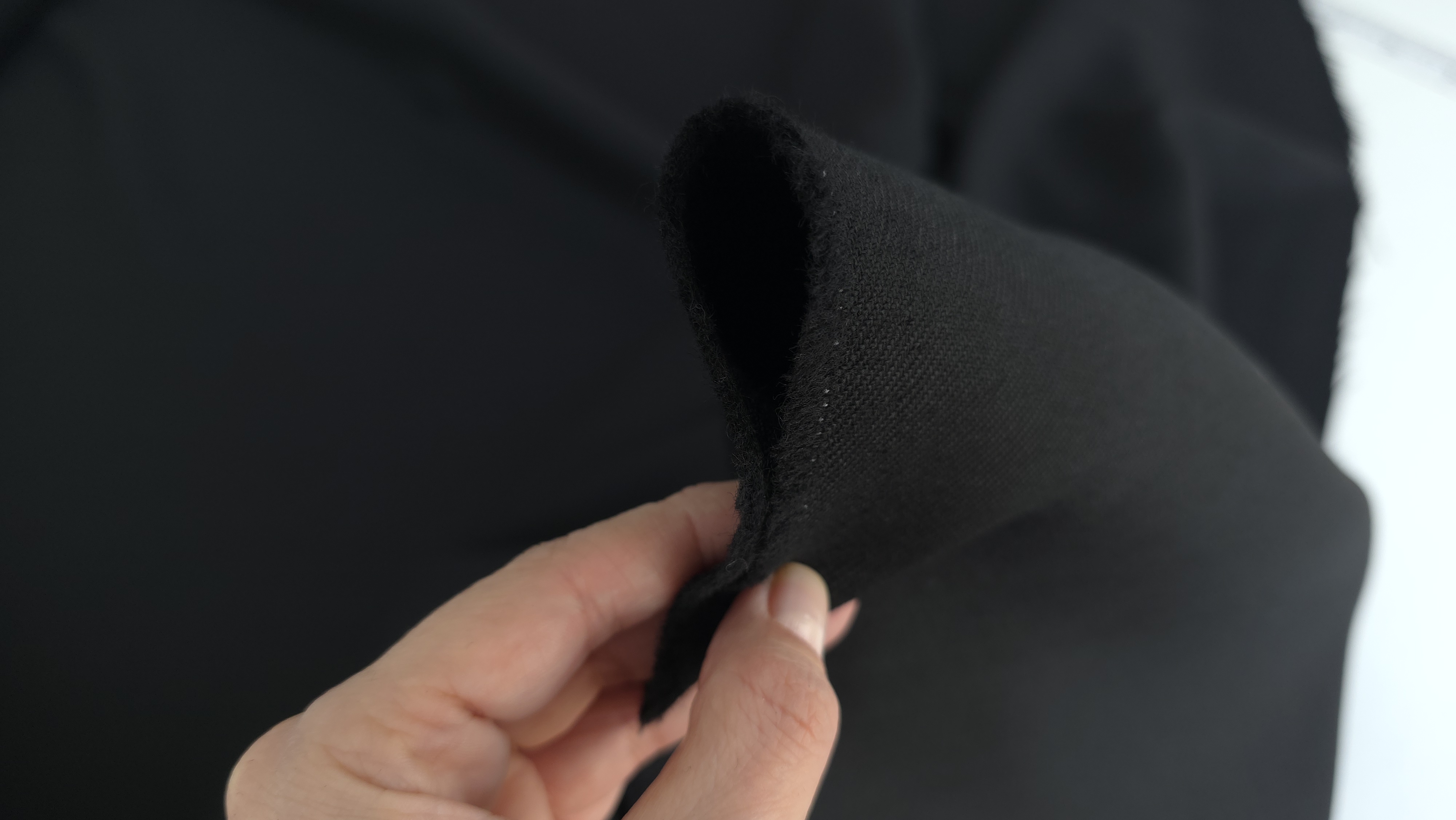 stofa neagra gabardina dubla groasa din lana evelin textile (5)