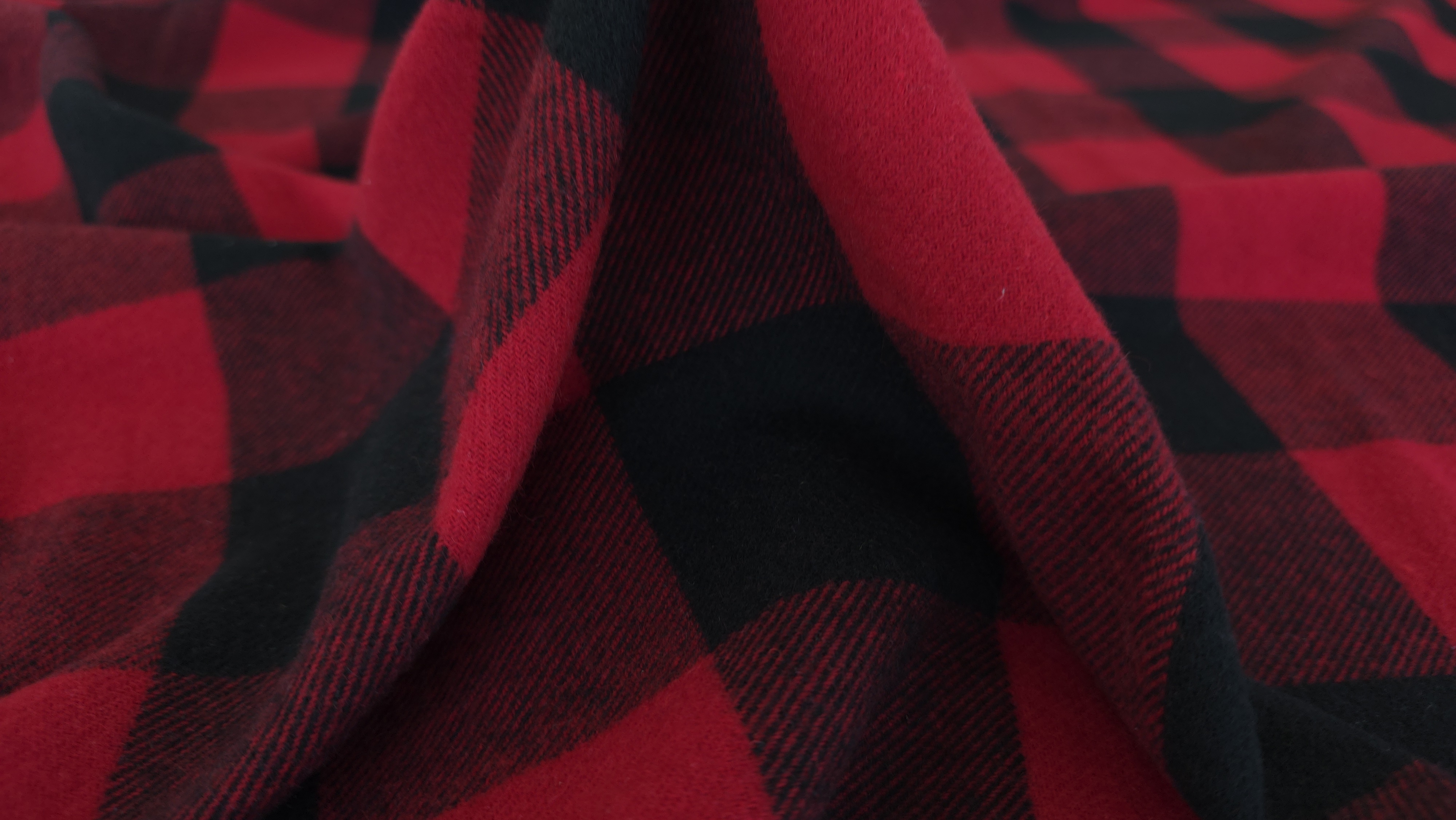 stofa rosie in carouri din lana evelin textile (11)