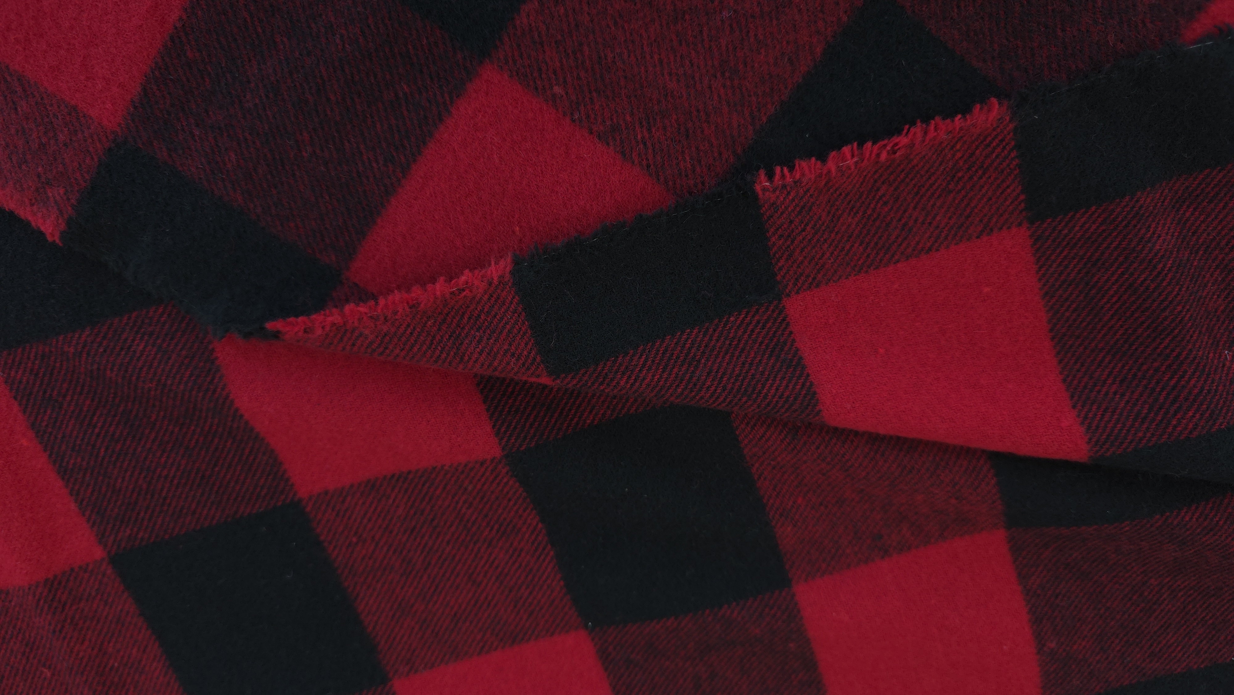 stofa rosie in carouri din lana evelin textile (9)