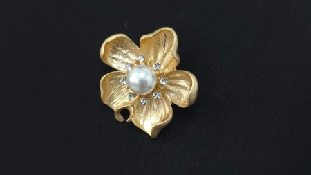 brosa decorativa floare aurie cu perla EVELIN TEXTILE (3)