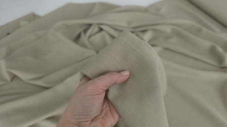 crep din lana bej nisipiuevelin textile (5)