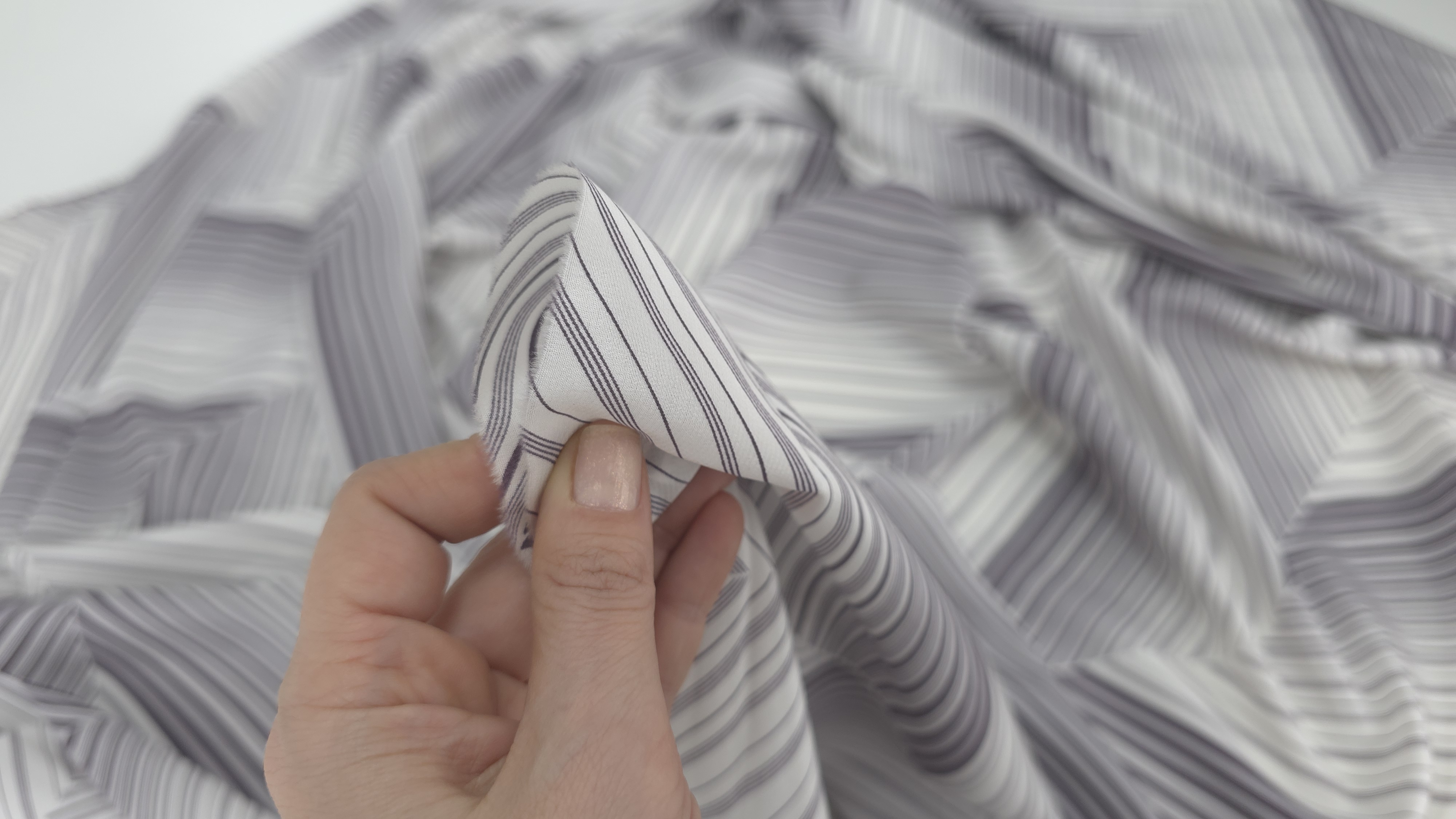 matase naturala ivory cu dungi grafice geometrice evelin textile (5)